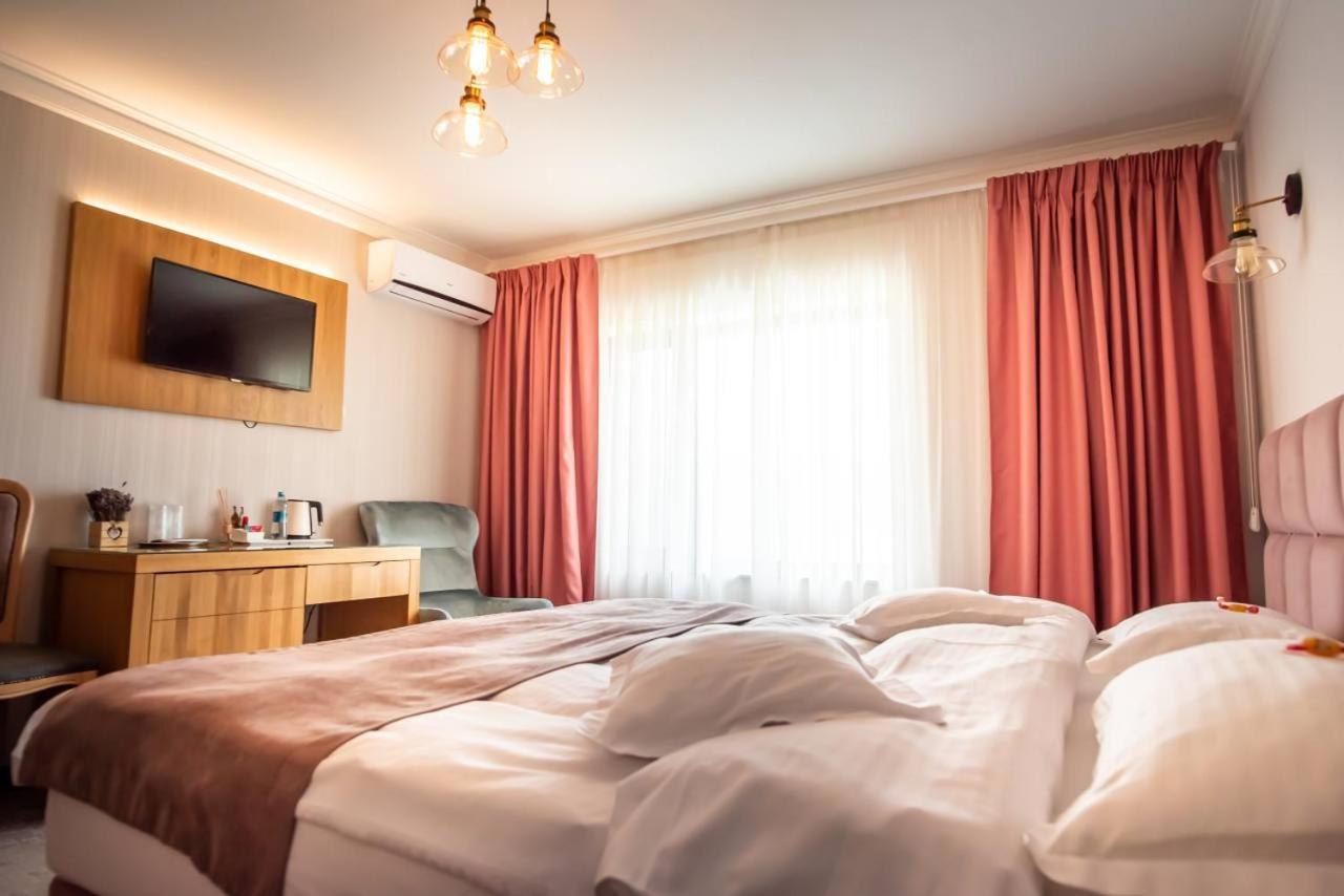 Double Room with Lake View photo 1
