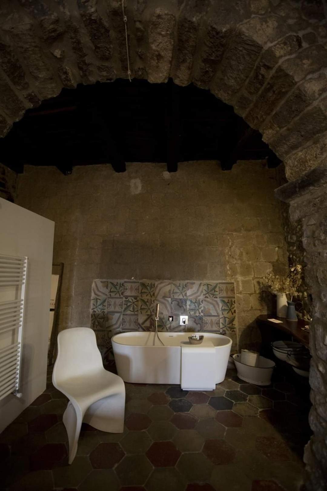 Suite - Photo 7