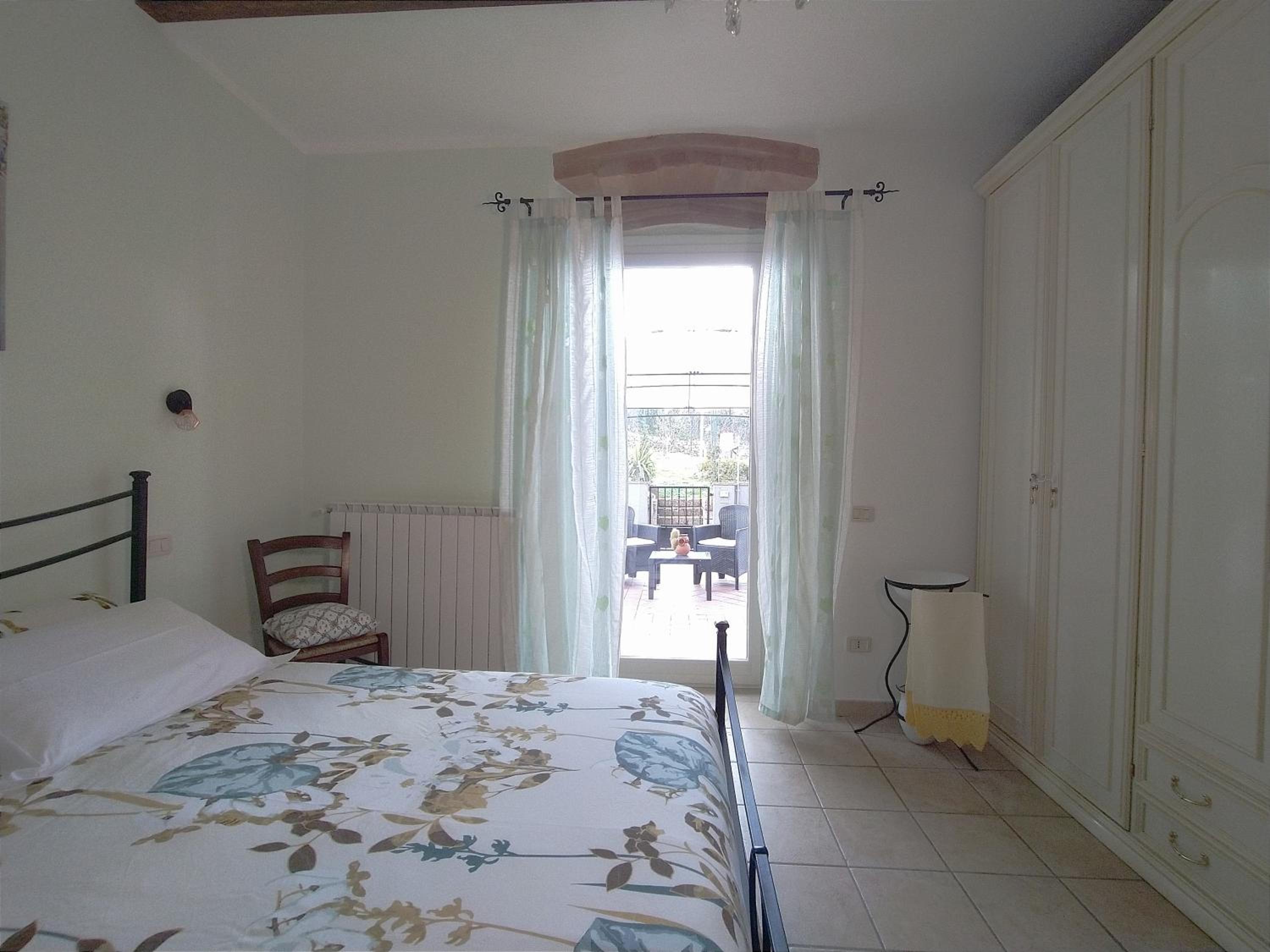One-Bedroom House photo 1