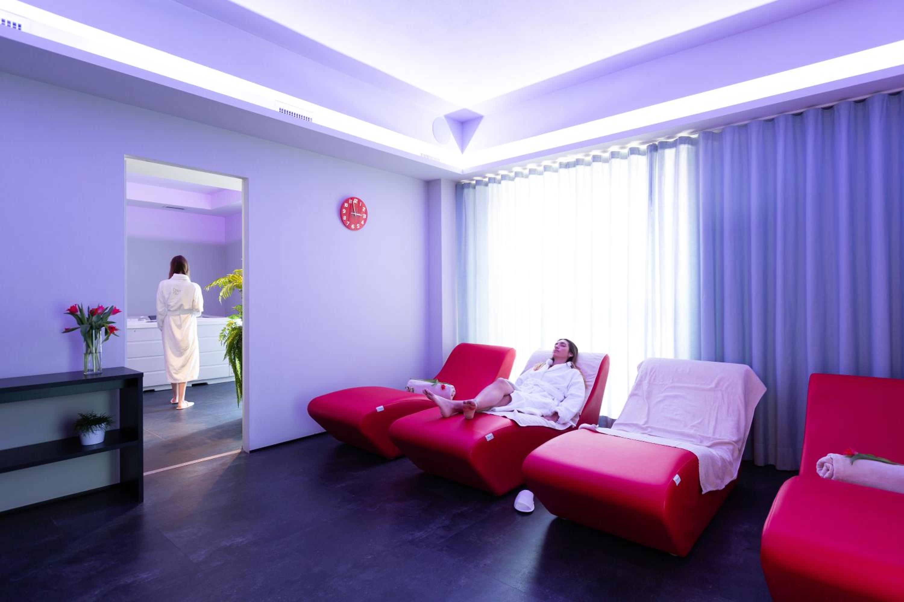 Superior Queen Room with Spa Access - Photo 22