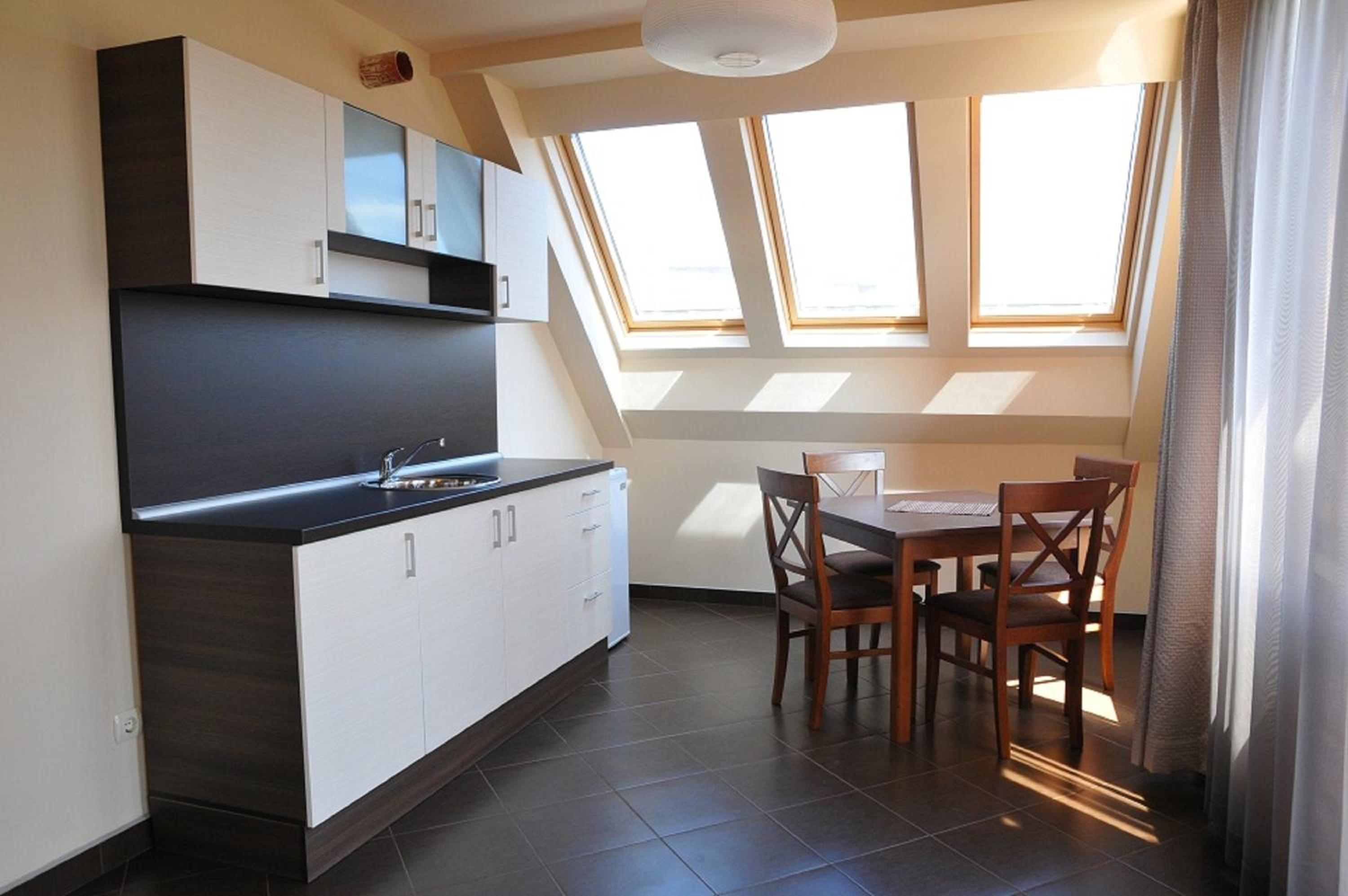 Deluxe Apartment with Free Parking photo 1
