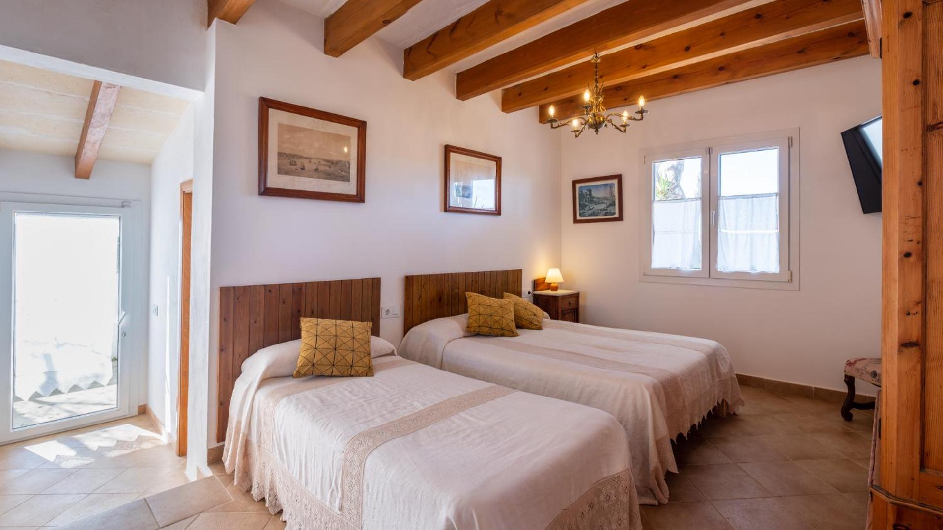 Superior Triple Room photo 3