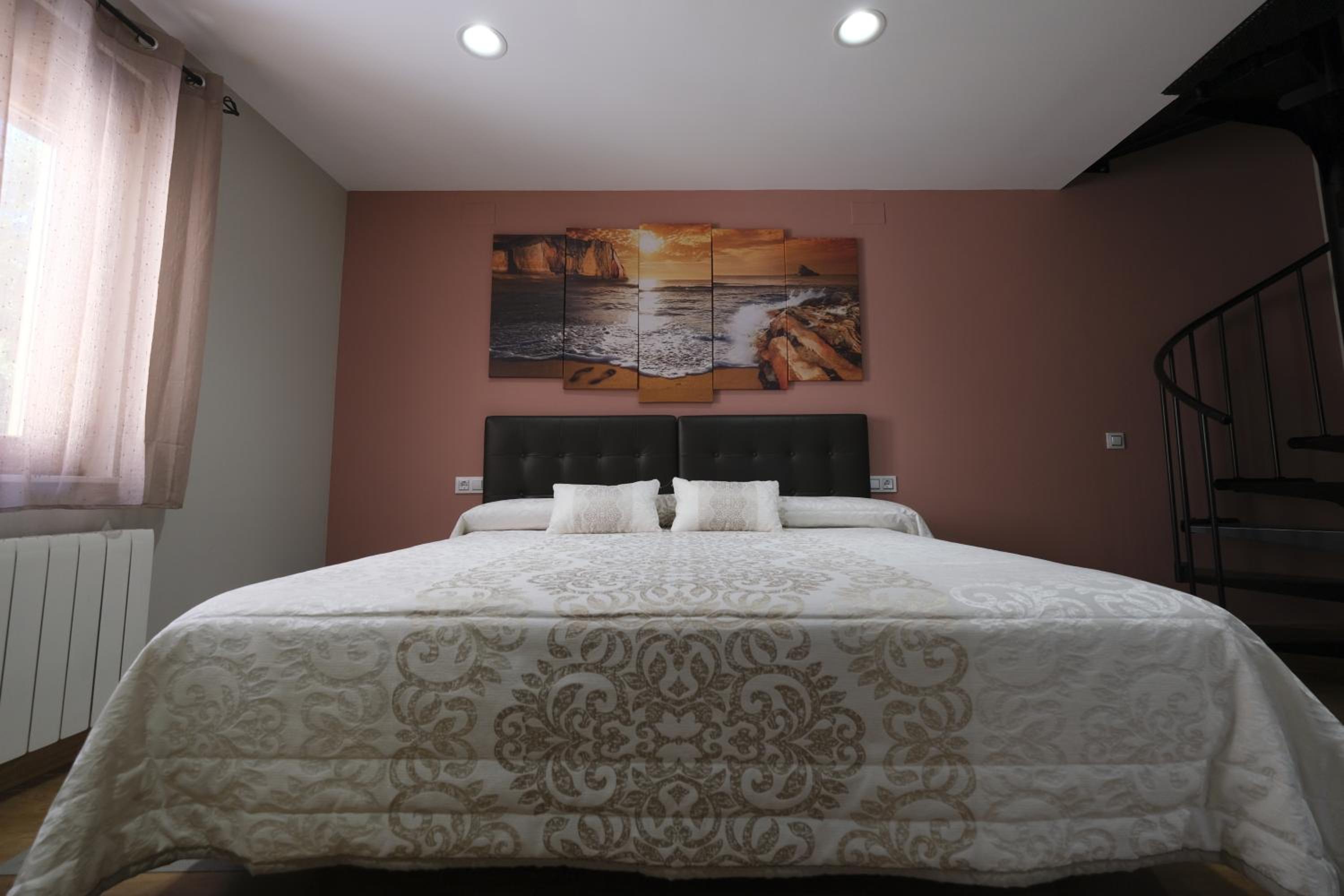 Deluxe Suite with Spa Bath photo 2