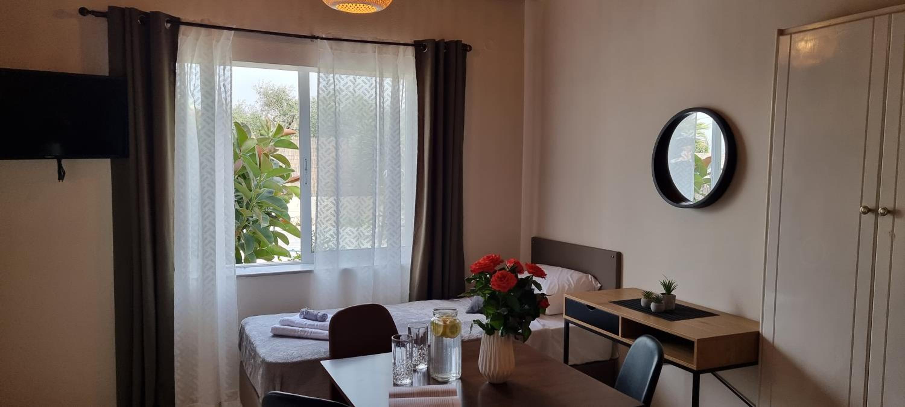 Triple Room with Garden View - Photo 5