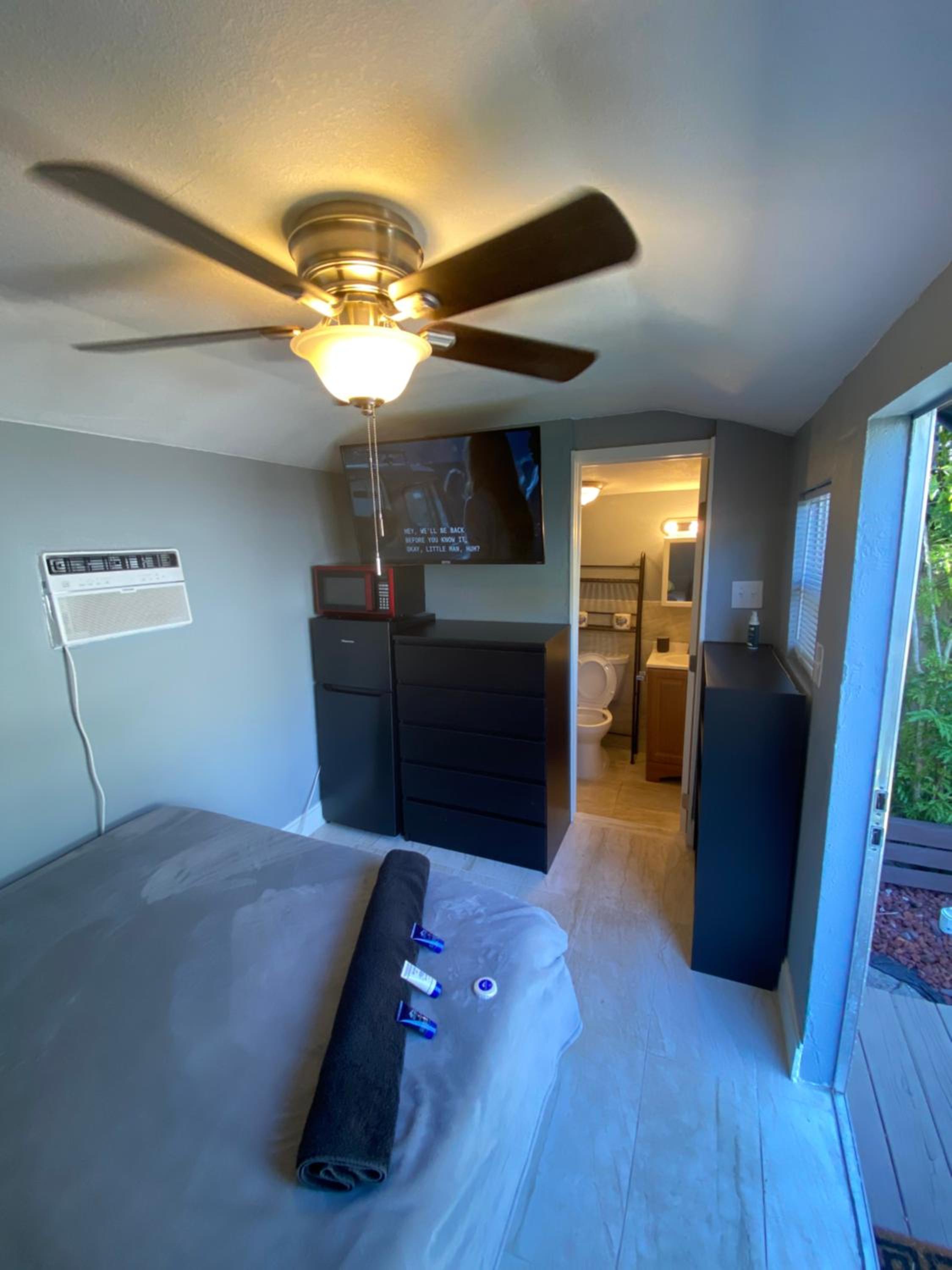 One-Bedroom Apartment - Photo 17