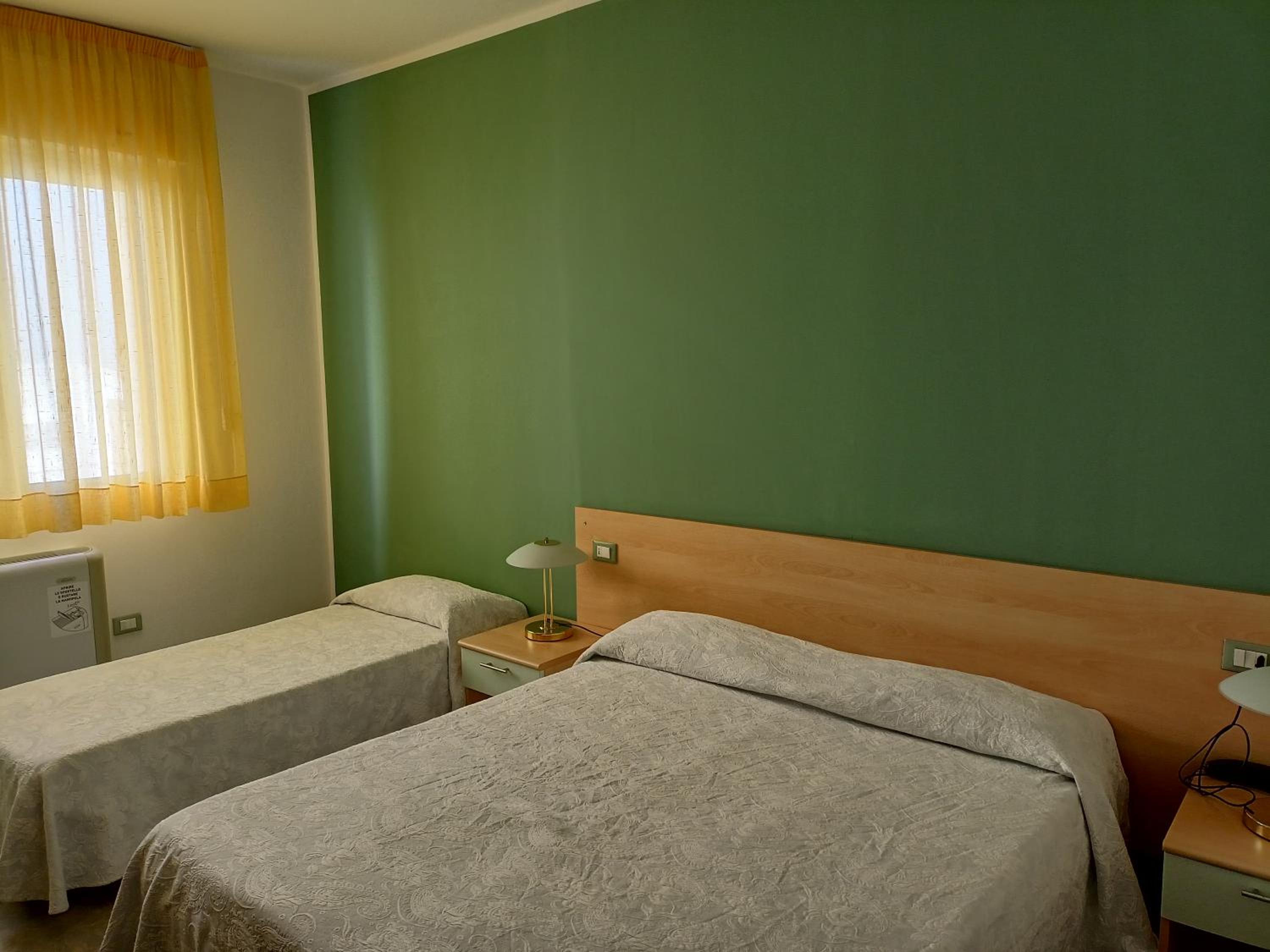 Triple Room - Photo 1