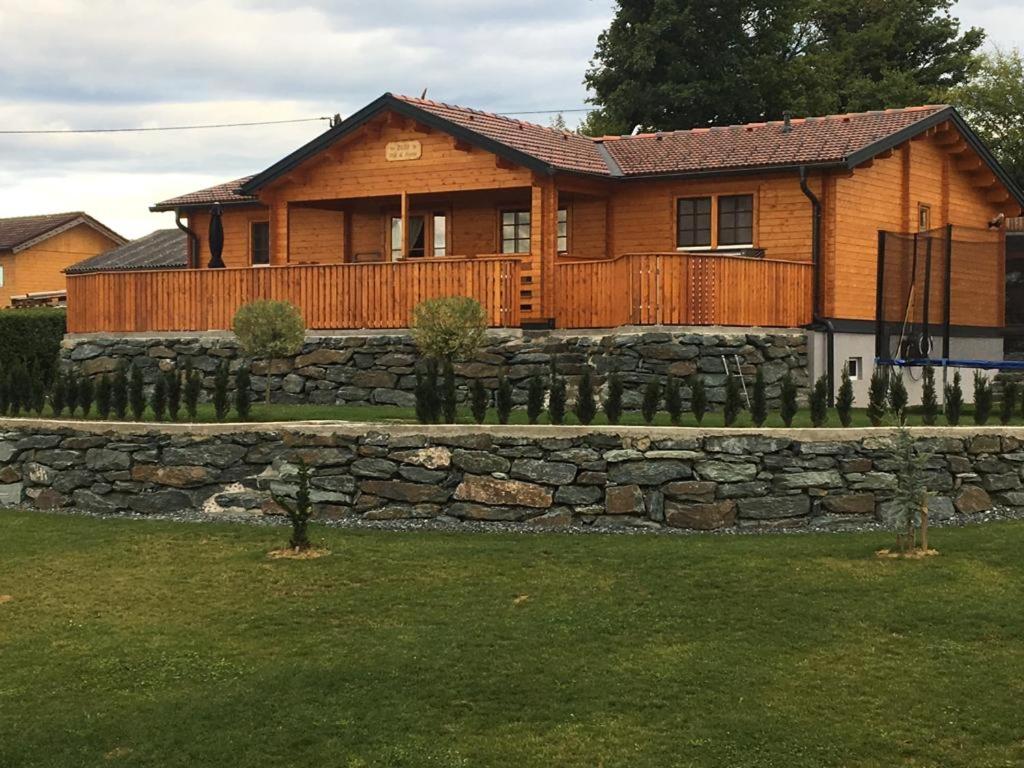 Three-Bedroom House photo 2