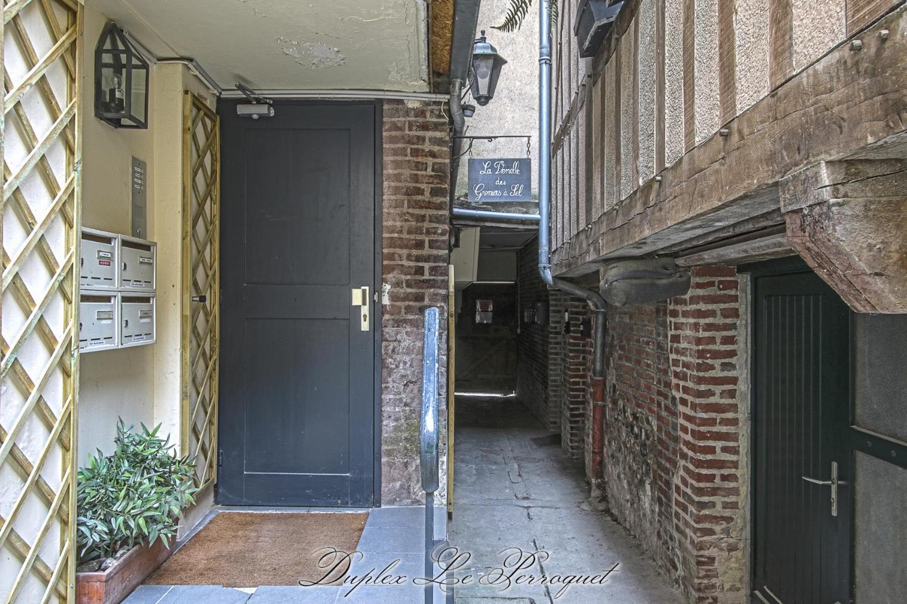 Duplex Apartment - Photo 4