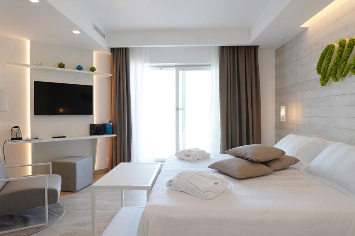 Suite with Spa Bath - Photo 5