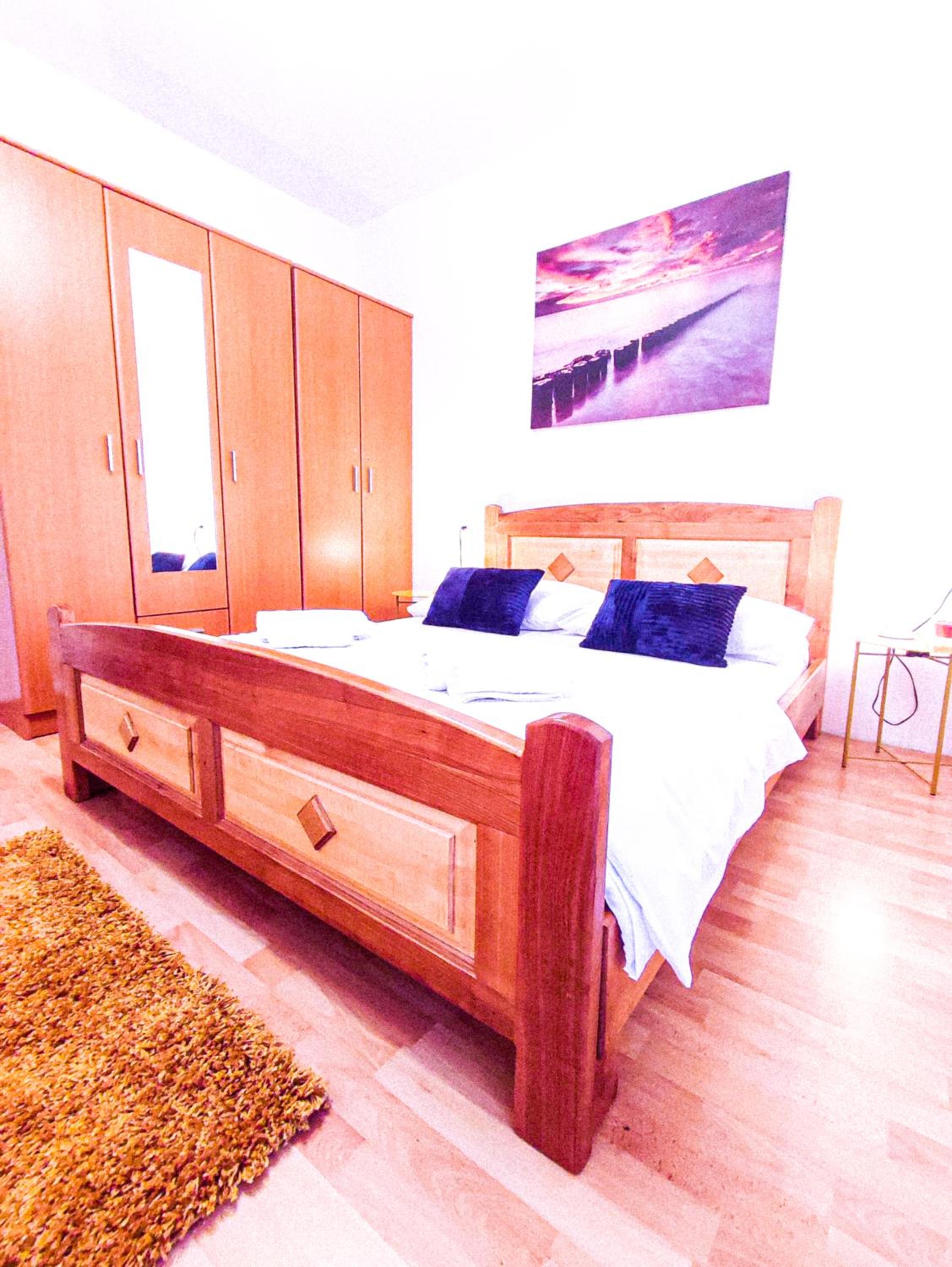 Three-Bedroom Apartment - Photo 4