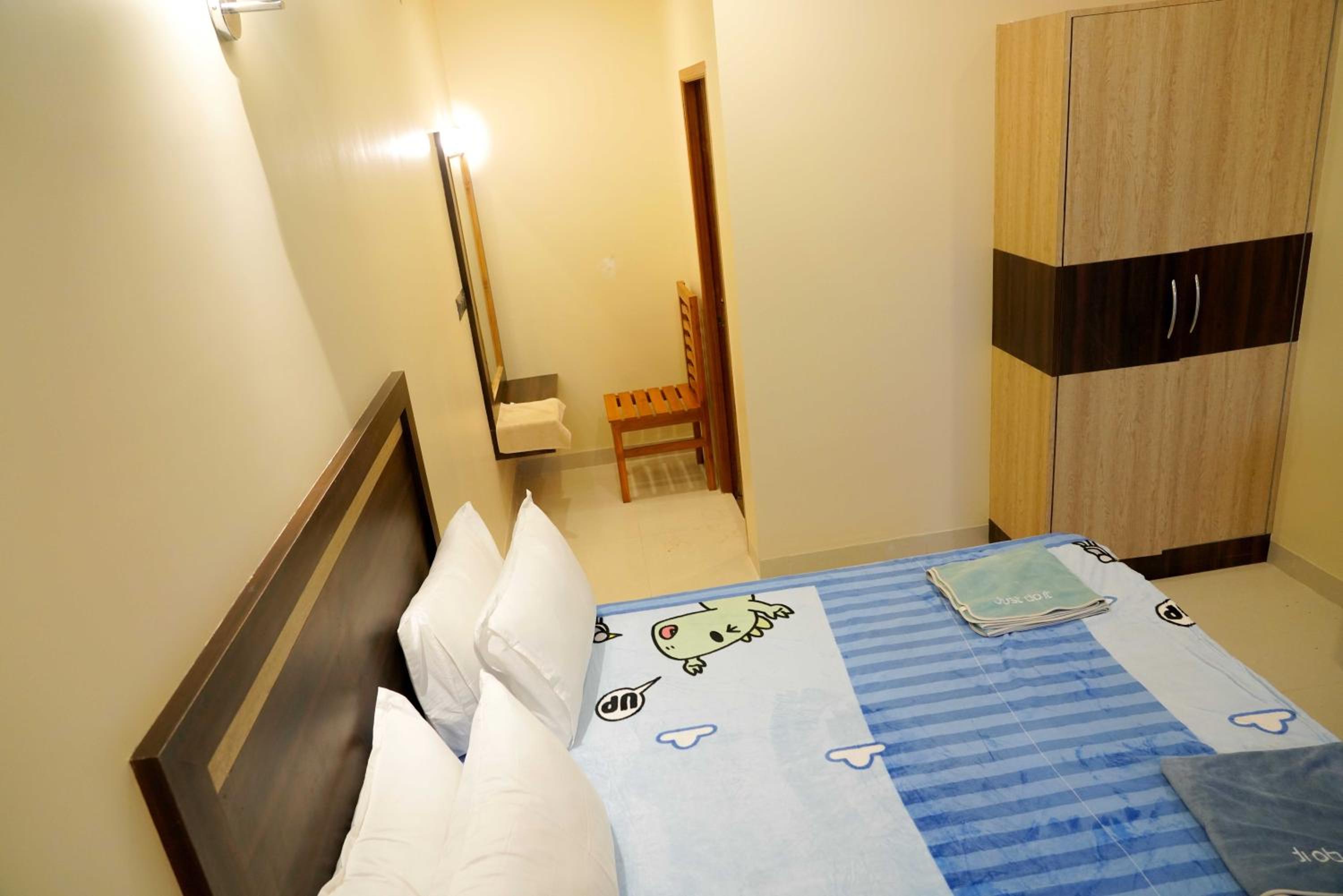Standard Double Room - Photo 10