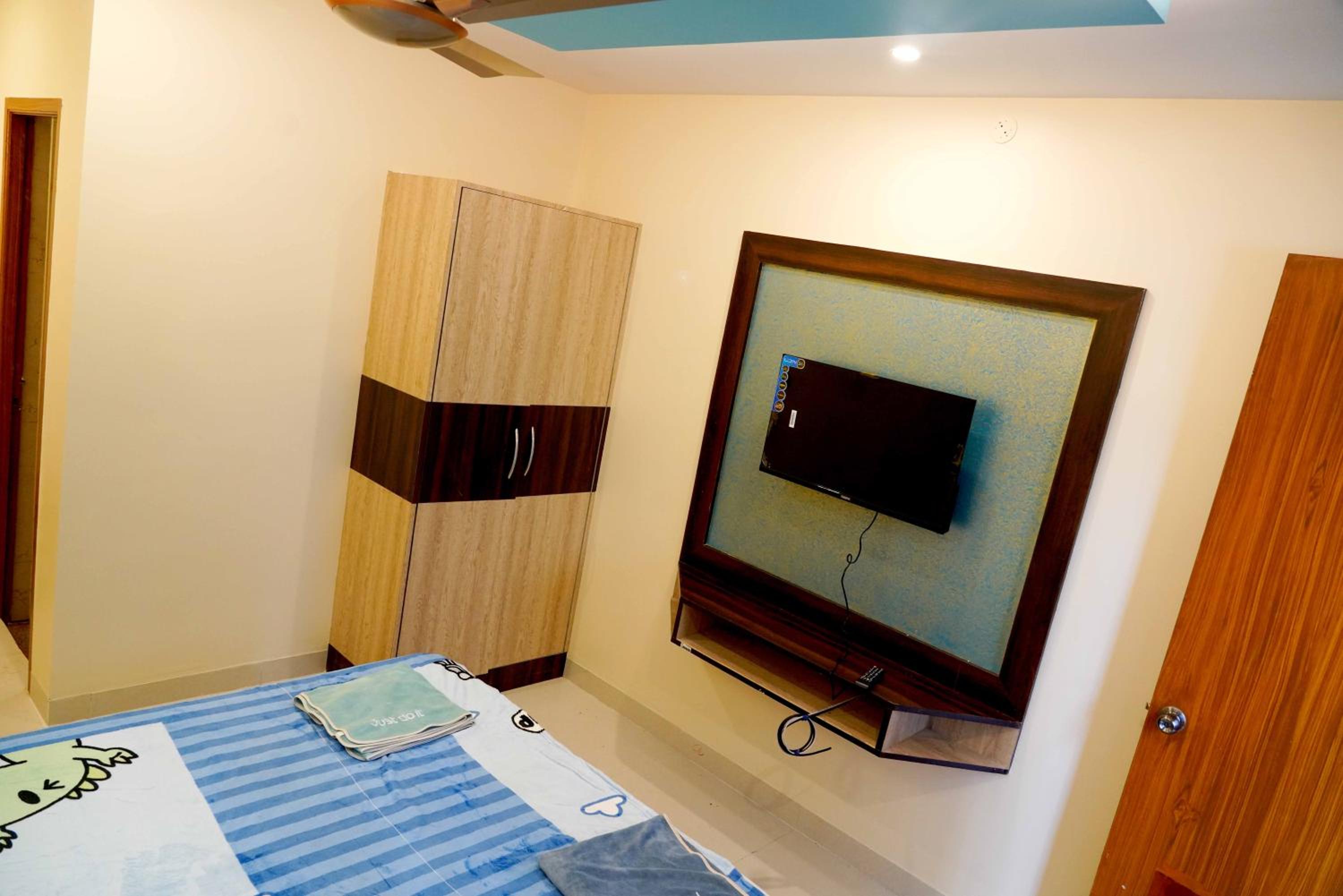 Standard Double Room - Photo 9