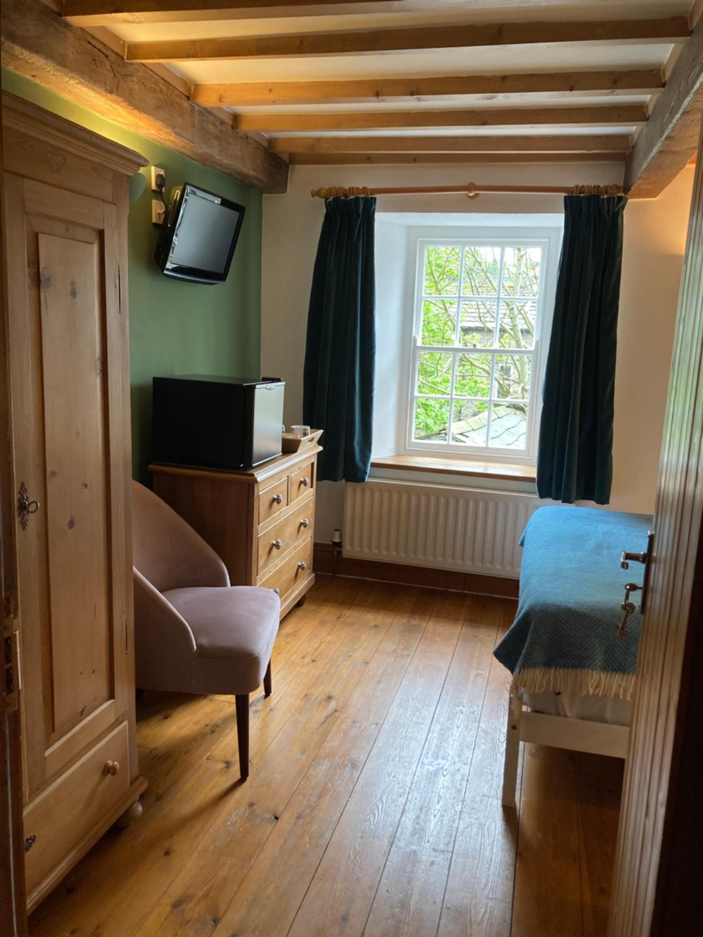 Double Room with Shower photo 3