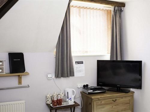 Double or Twin Room with Private Bathroom photo 2