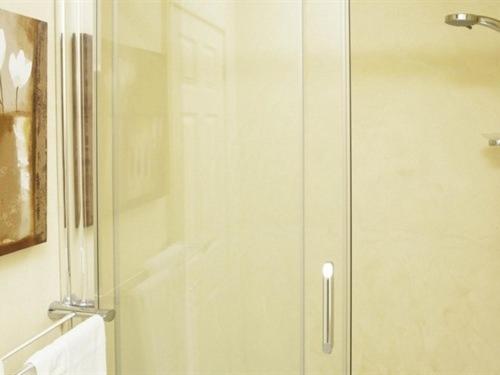 Double or Twin Room with Private Bathroom photo 3