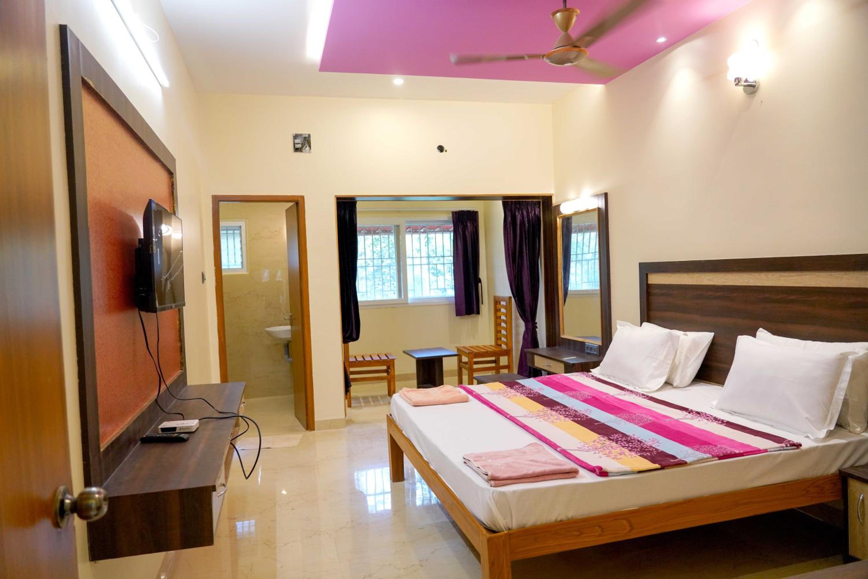 Deluxe Double Room - Photo 18