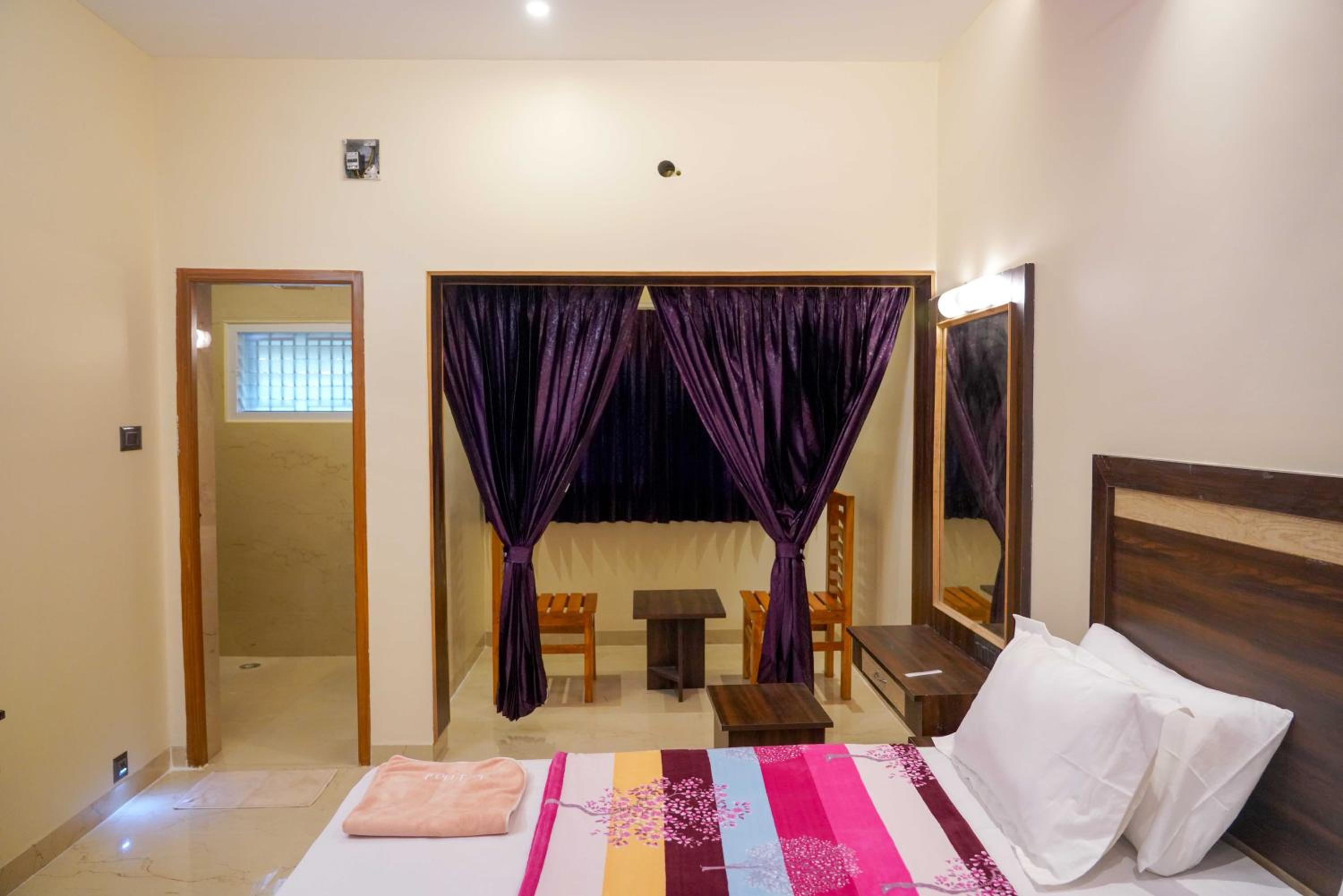 Deluxe Double Room - Photo 7