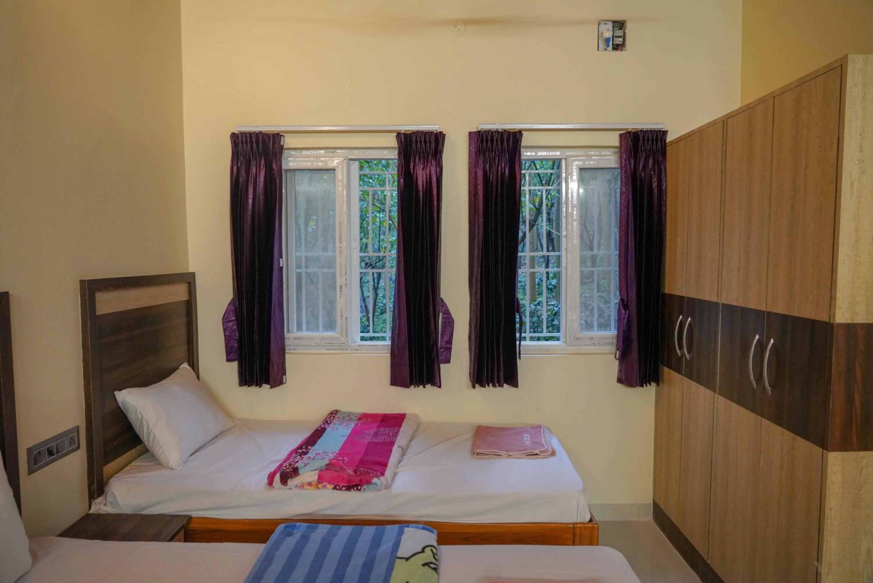 Deluxe Family Suite - Photo 8