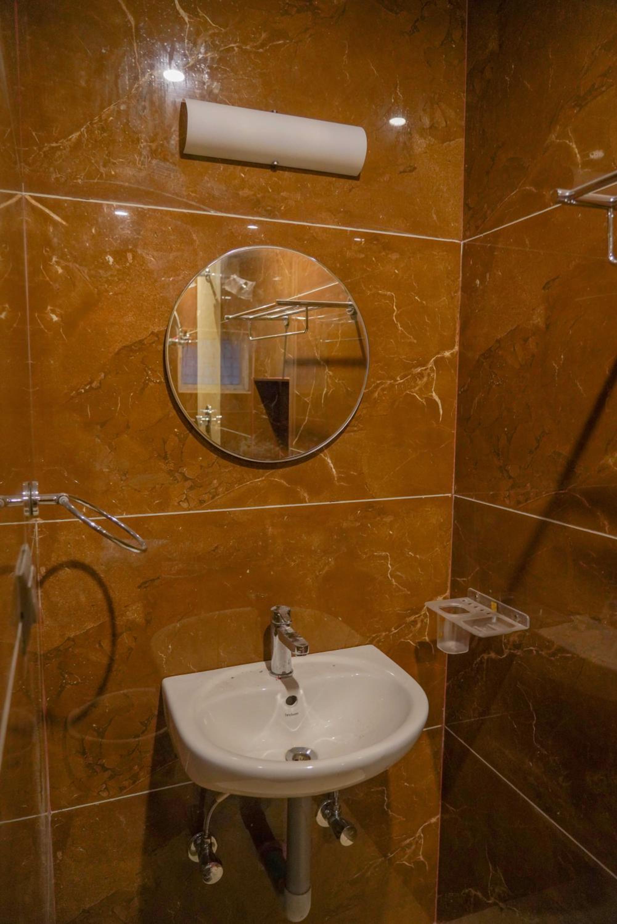 Deluxe Family Suite - Photo 4