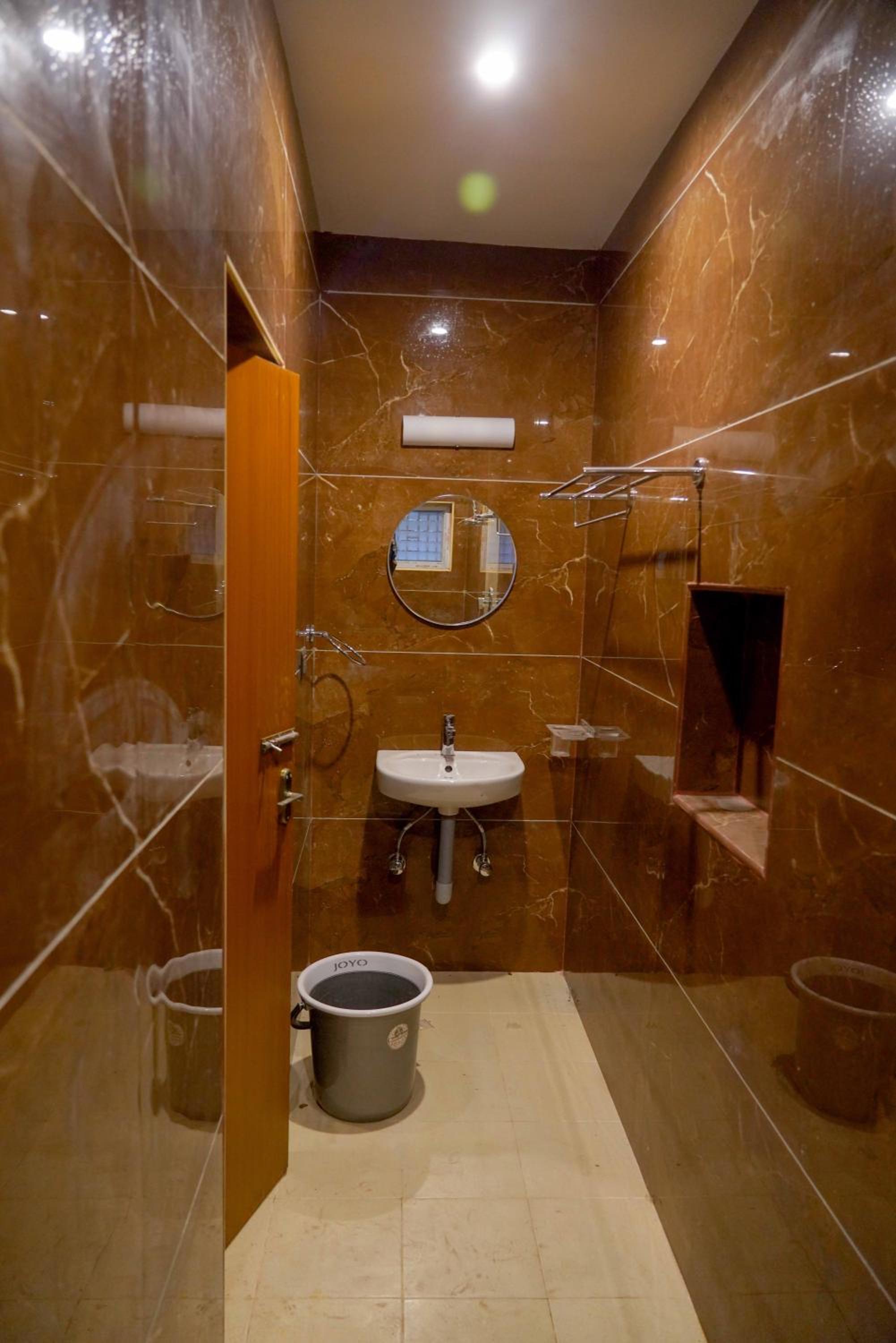 Deluxe Family Suite - Photo 5