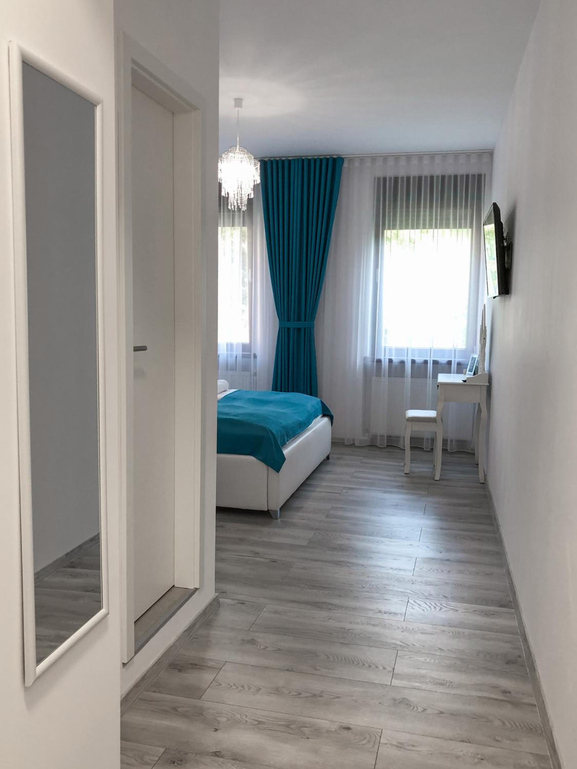 One-Bedroom Apartment - Photo 7