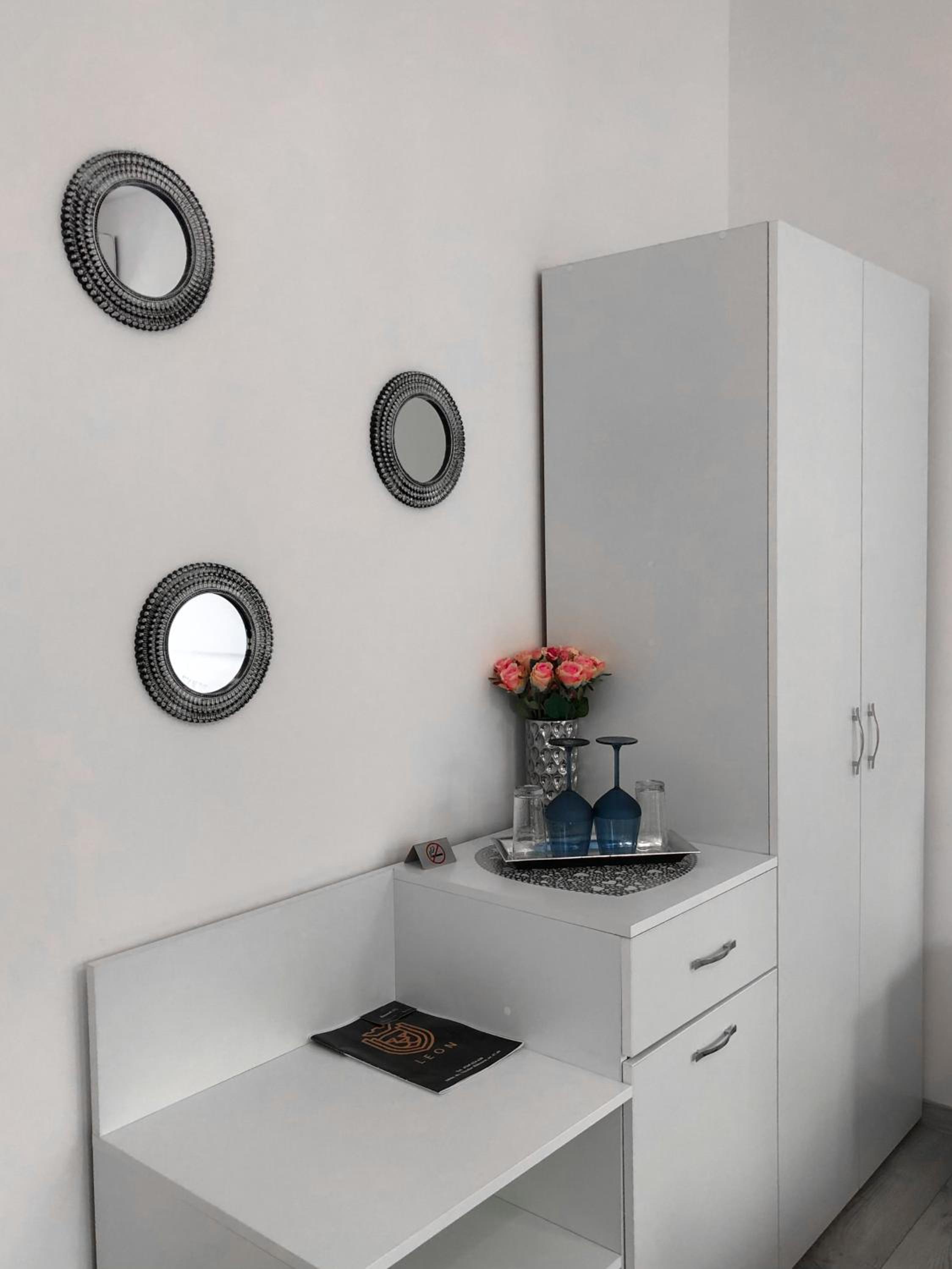 One-Bedroom Apartment - Photo 8