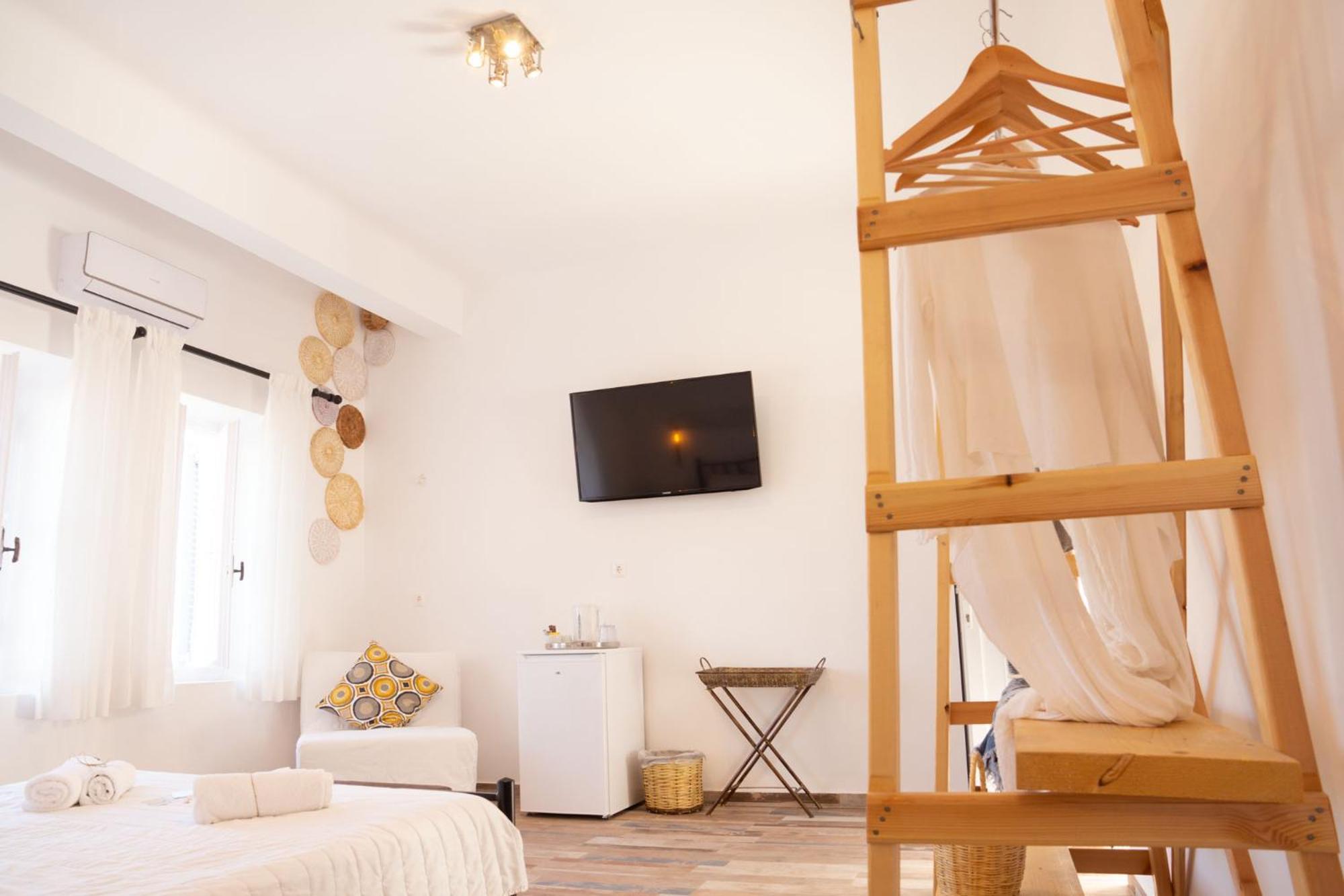 Large Double Room photo 3