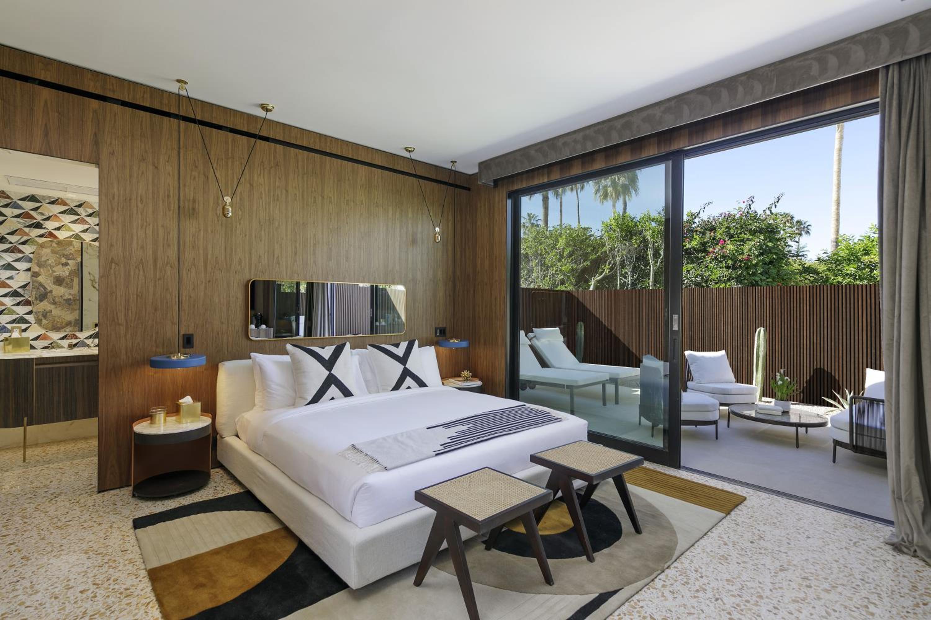 Bungalow with Patio