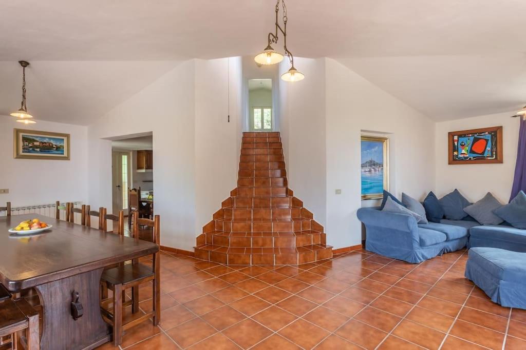 Villa photo 1