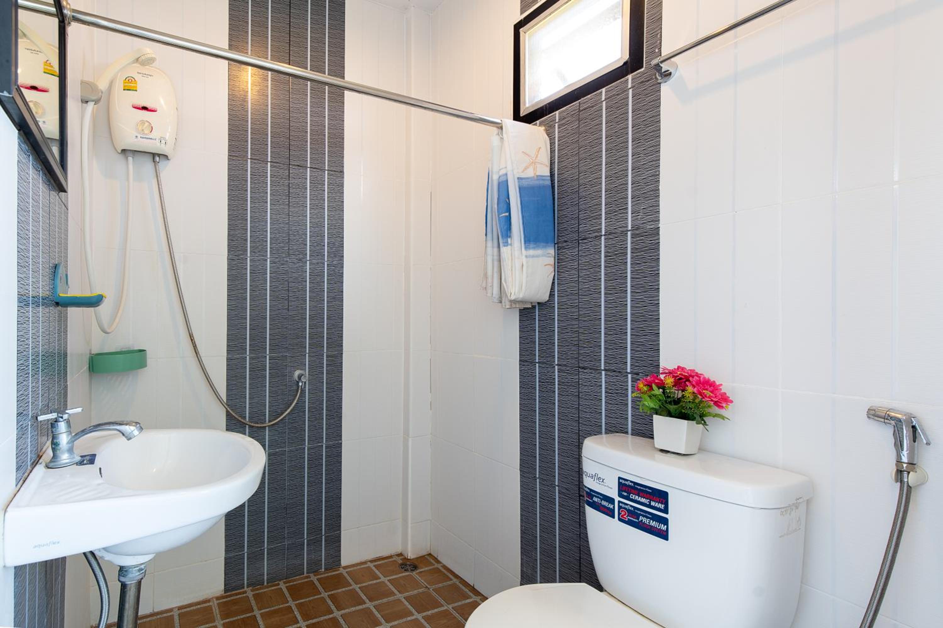 Standard Room - Photo 12