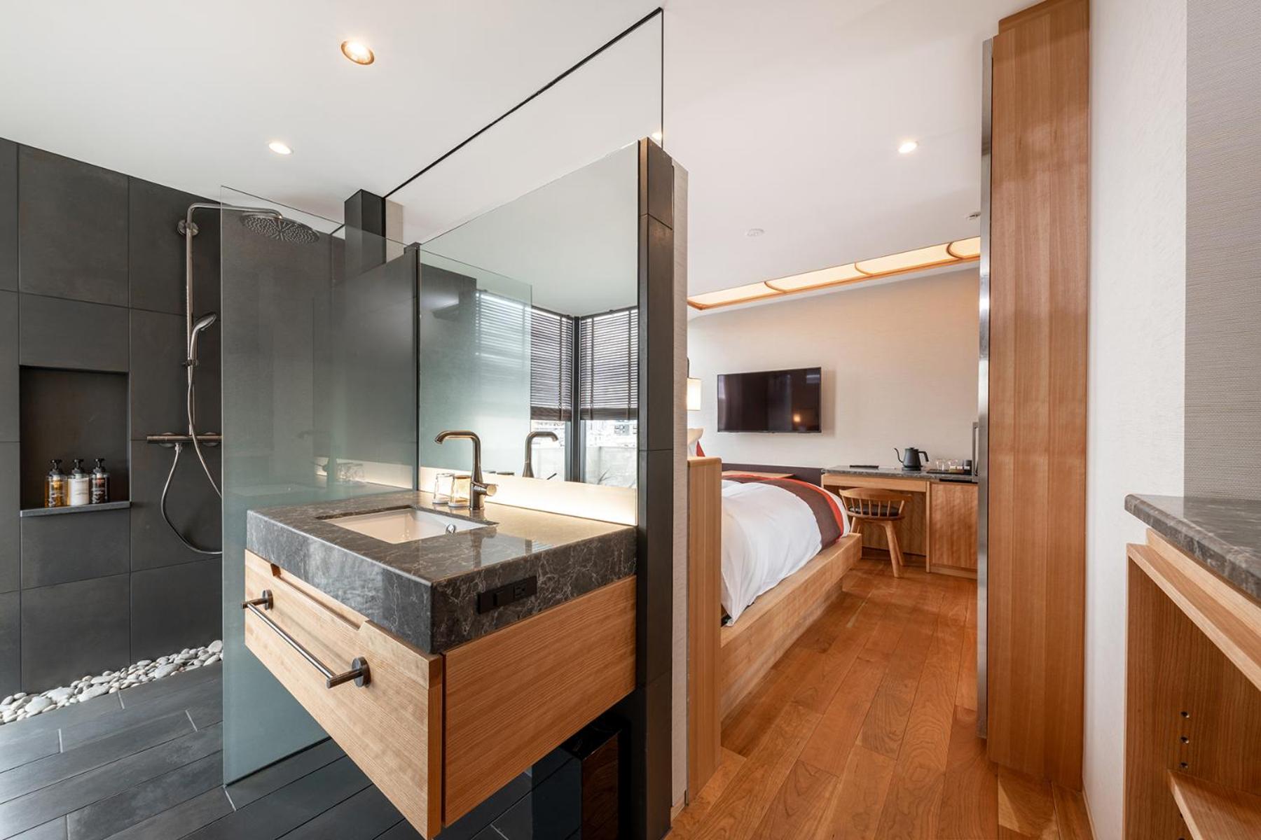Double Room - Photo 5