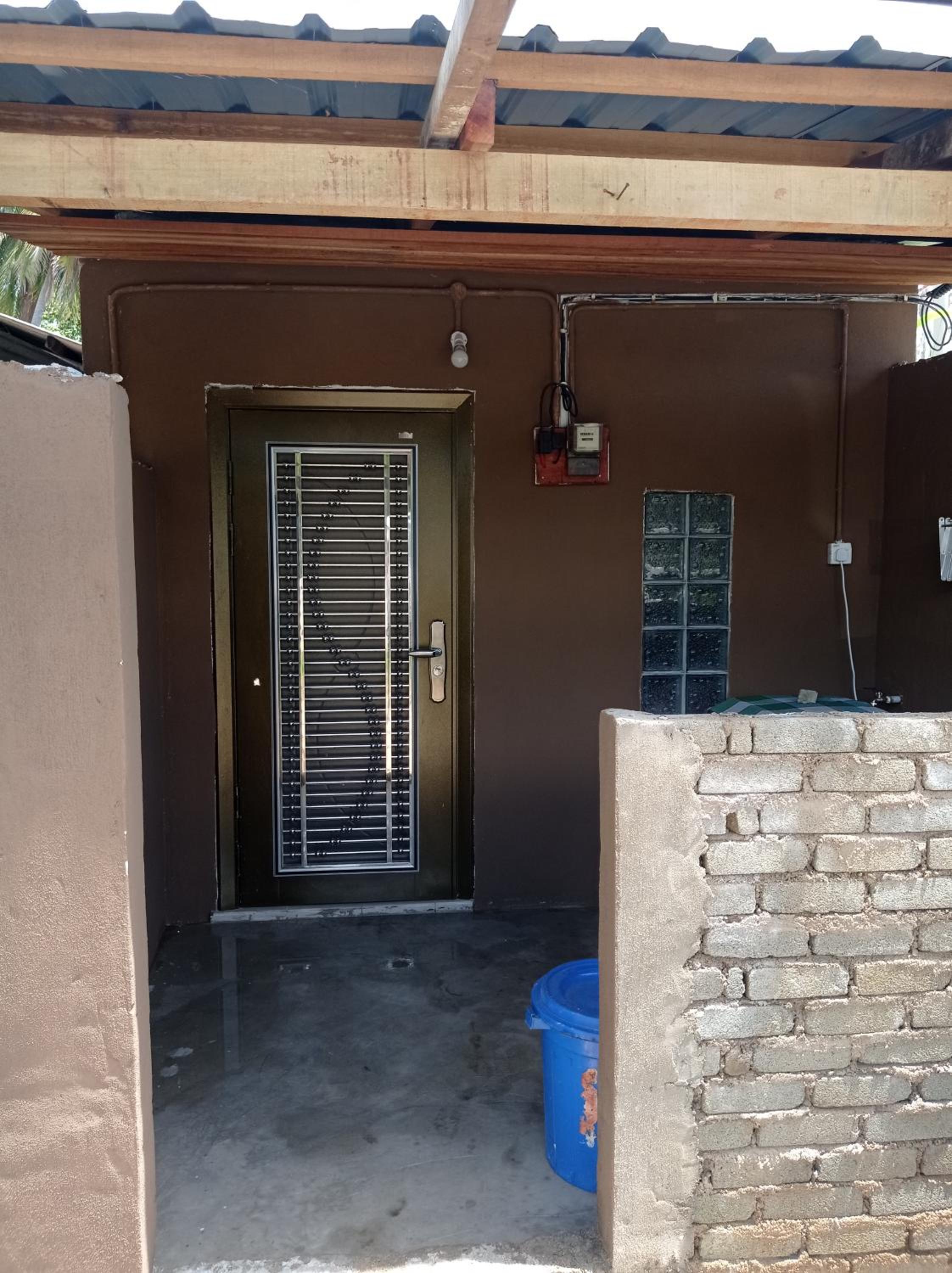 One-Bedroom House photo 1