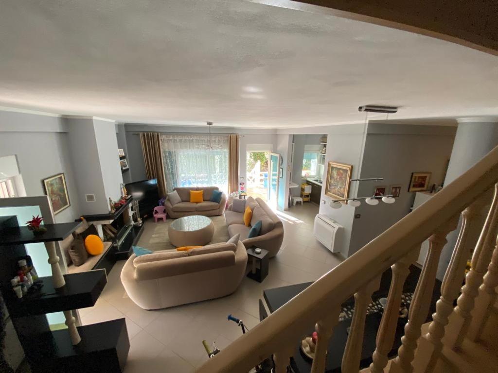 Villa photo 3