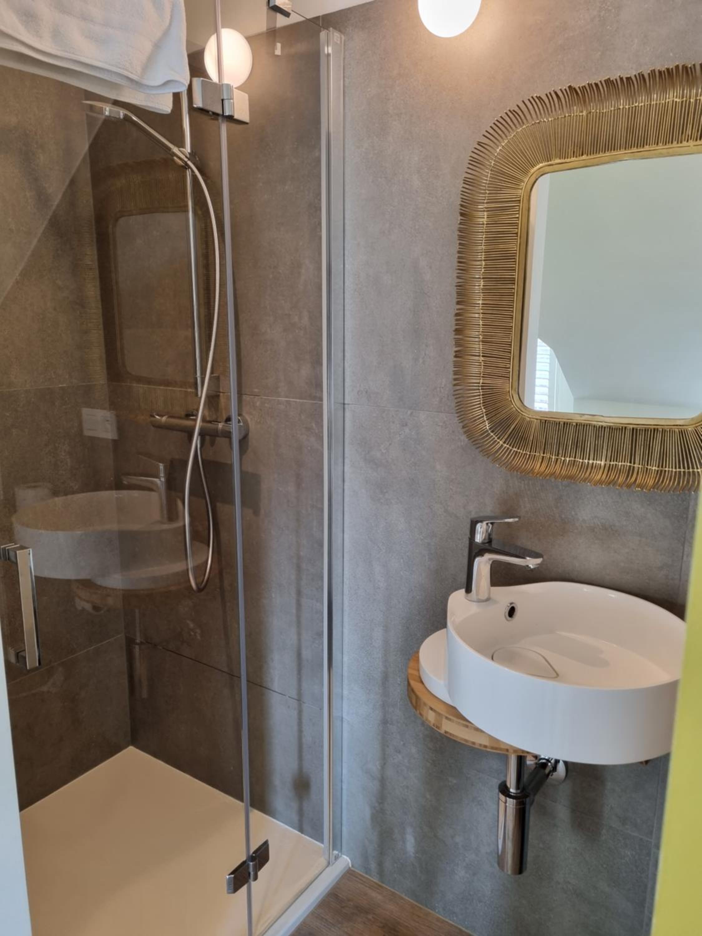 Standard Single Room with Shower photo 2