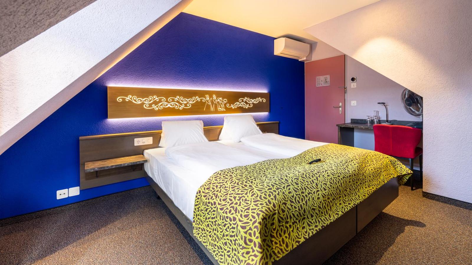 Double Room With Sloping Roof - Photo 4