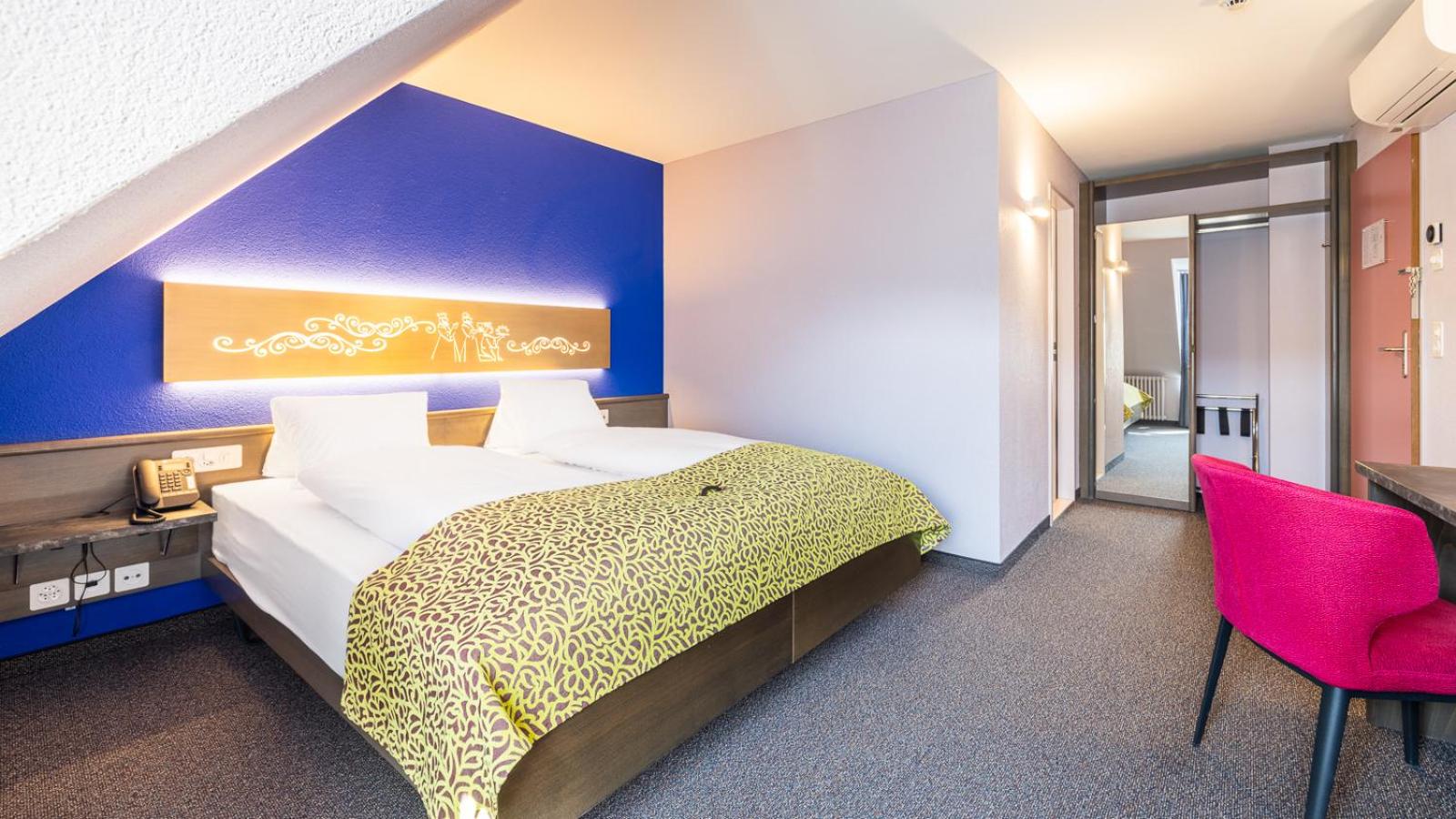 Double Room With Sloping Roof - Photo 1