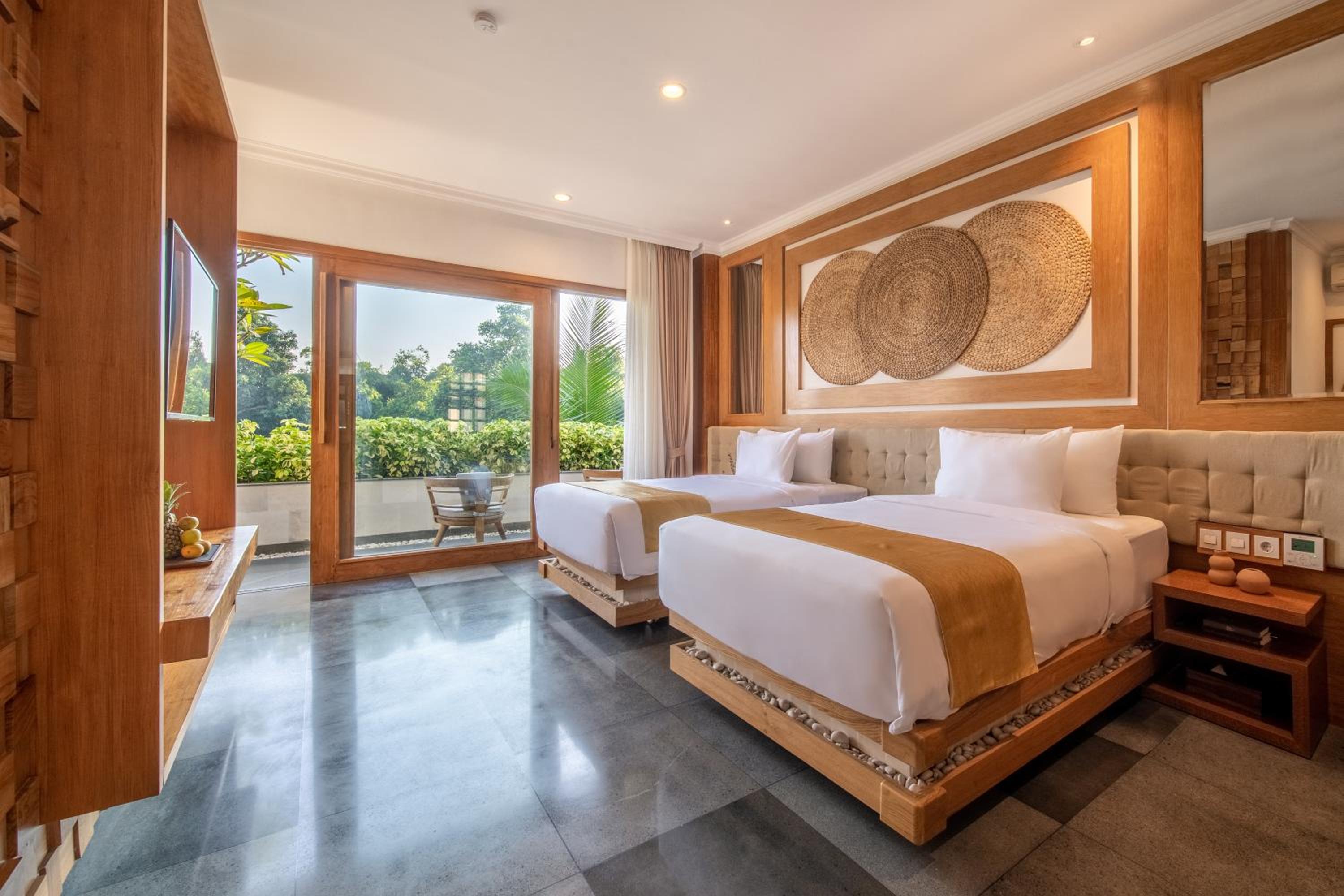 Suite with Garden View