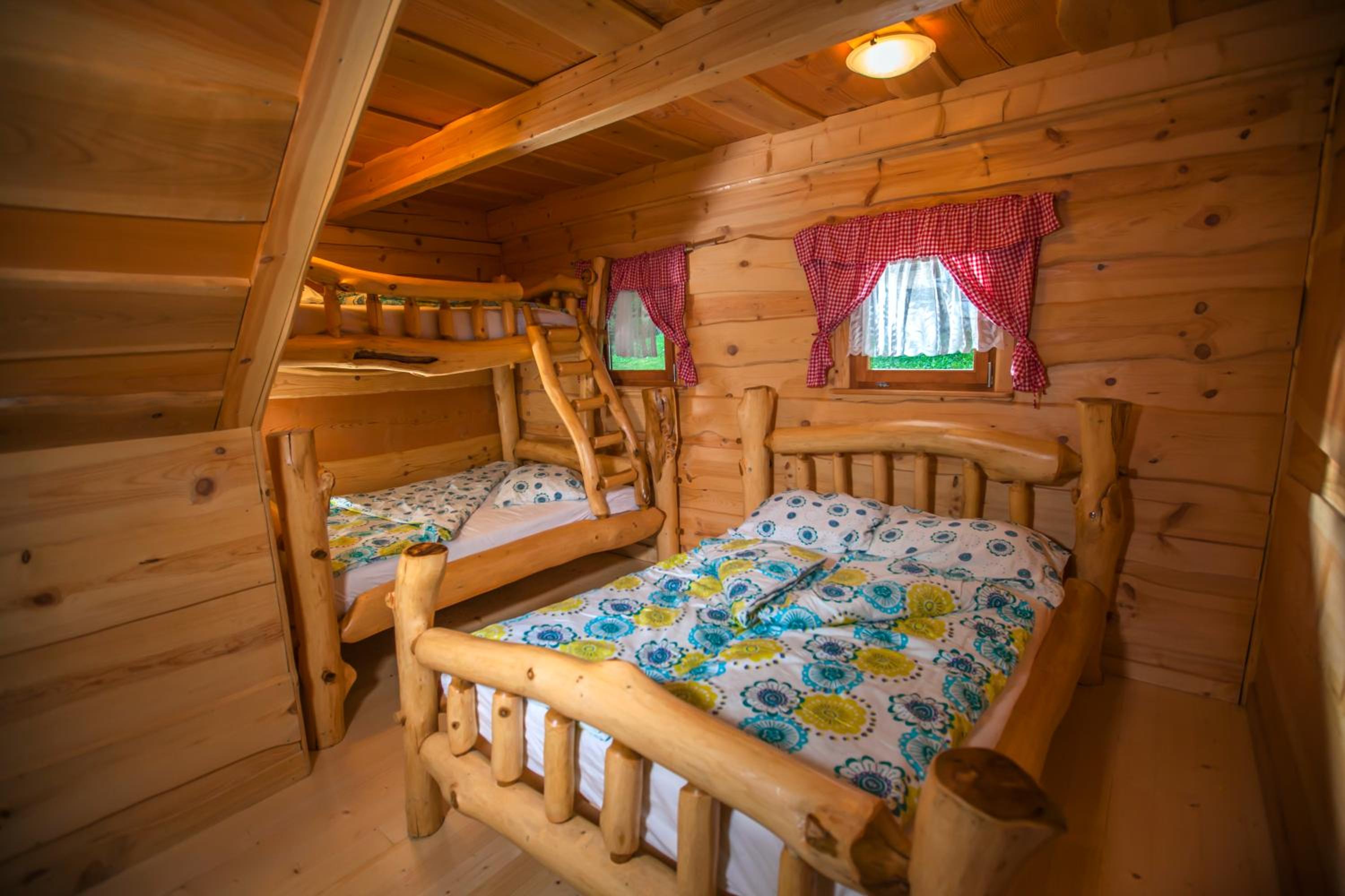 Mobile Home - Photo 7