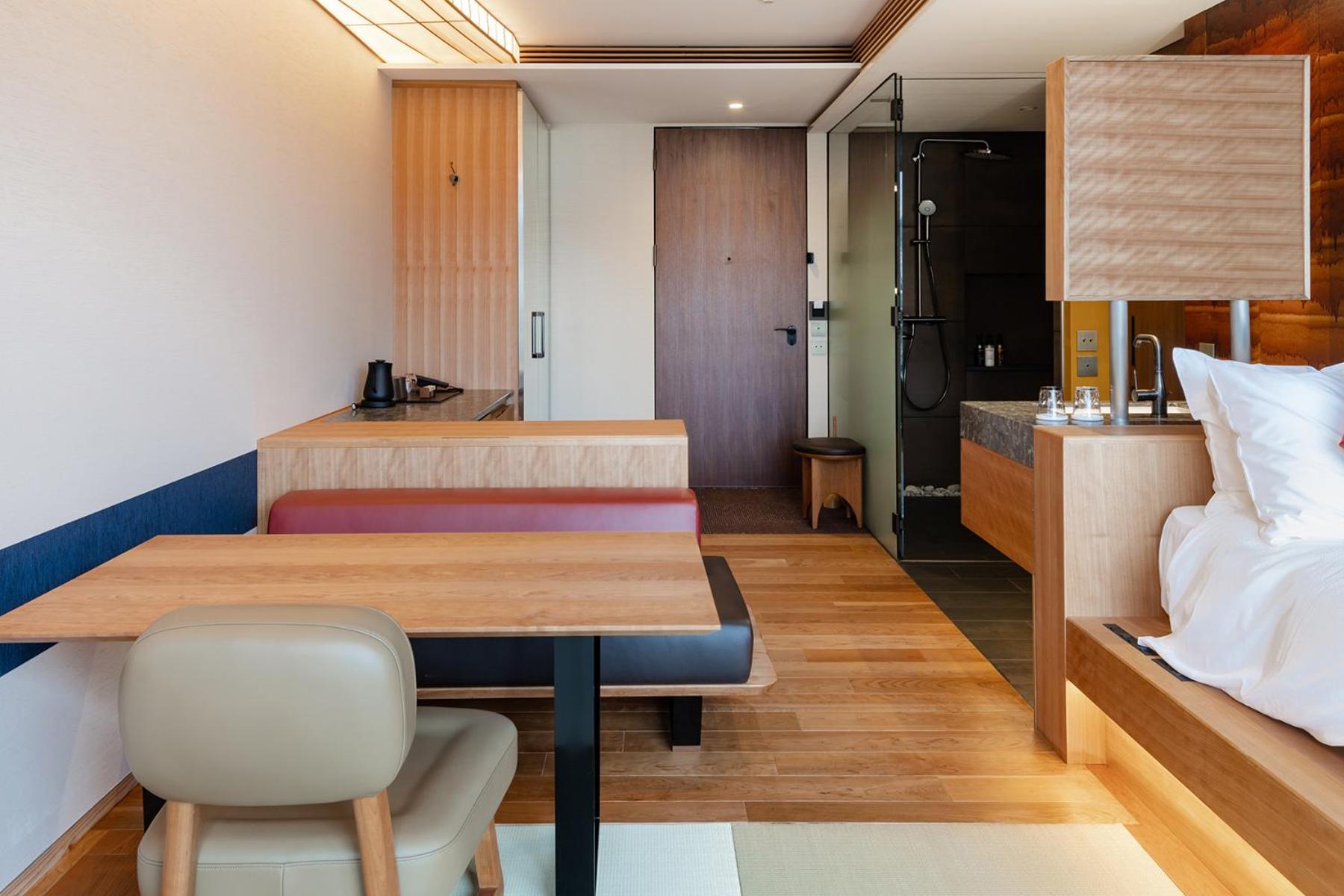 Deluxe Double Room with Balcony - Photo 3