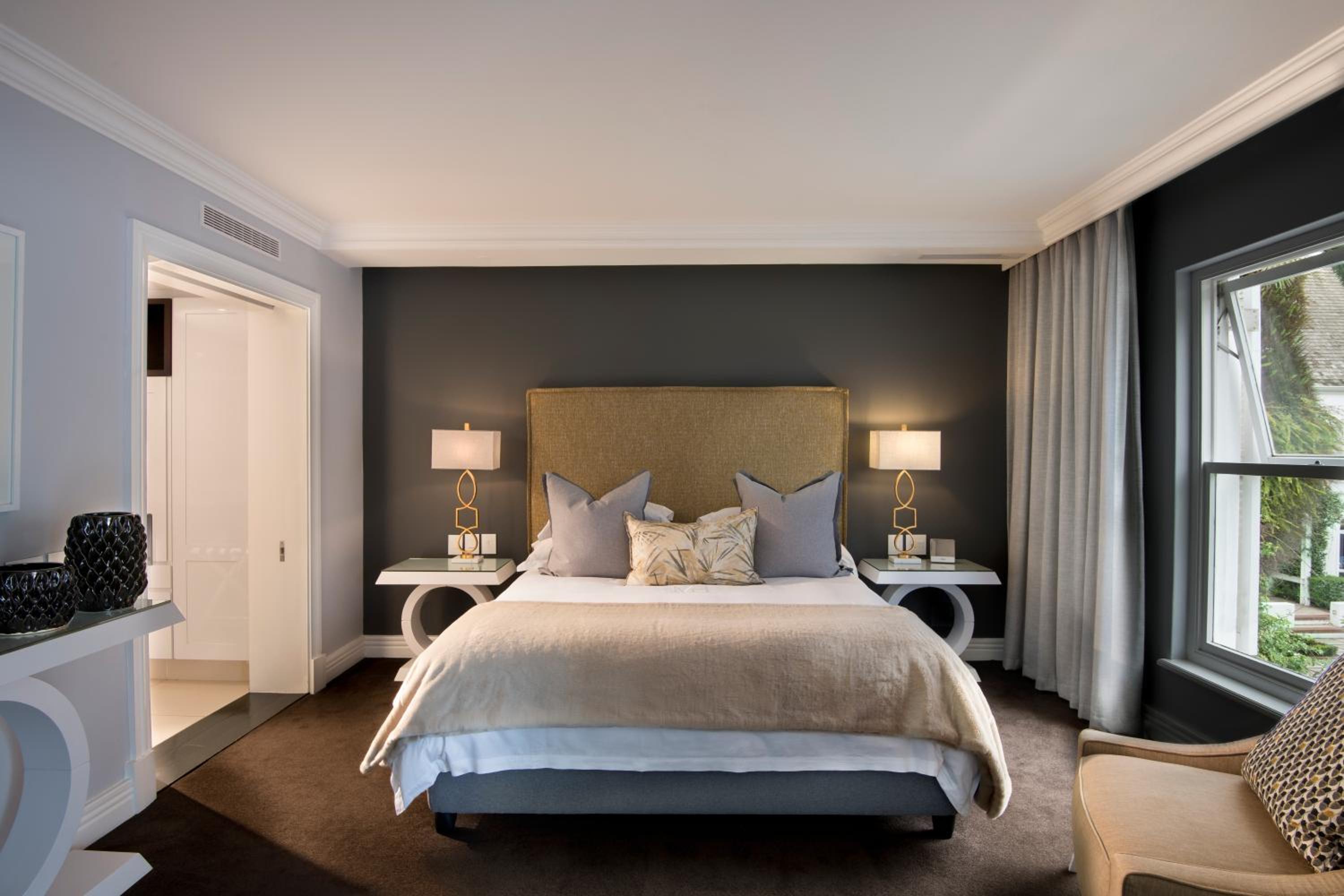 Superior King Suite photo 3