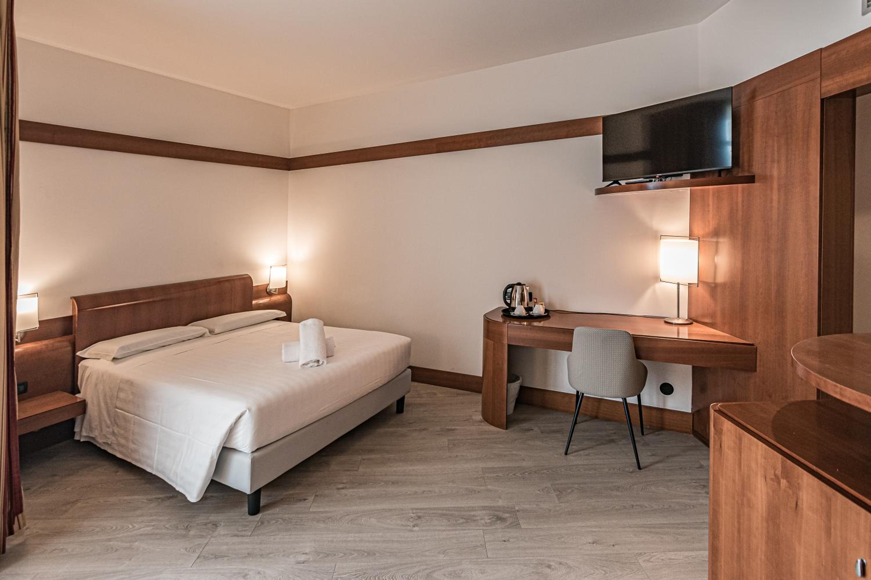 Double Room - Photo 15