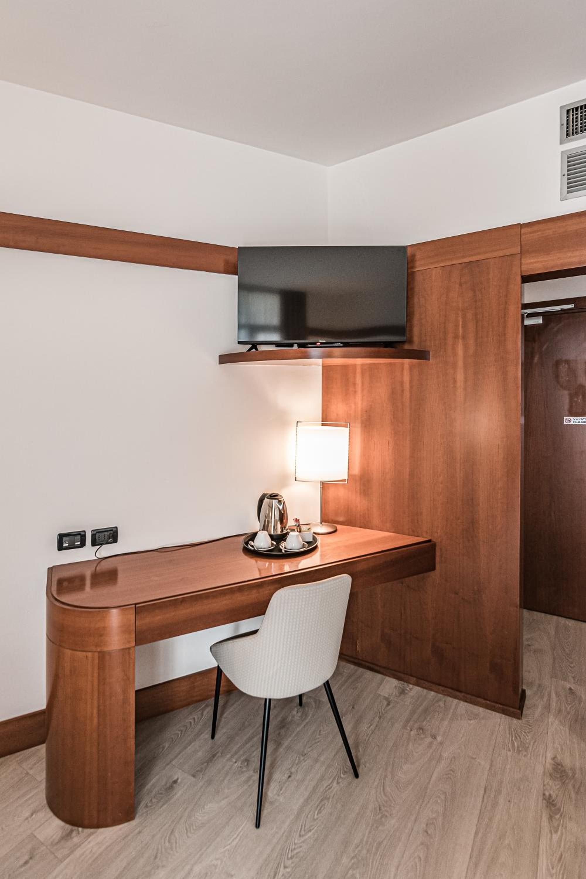 Double Room - Photo 11