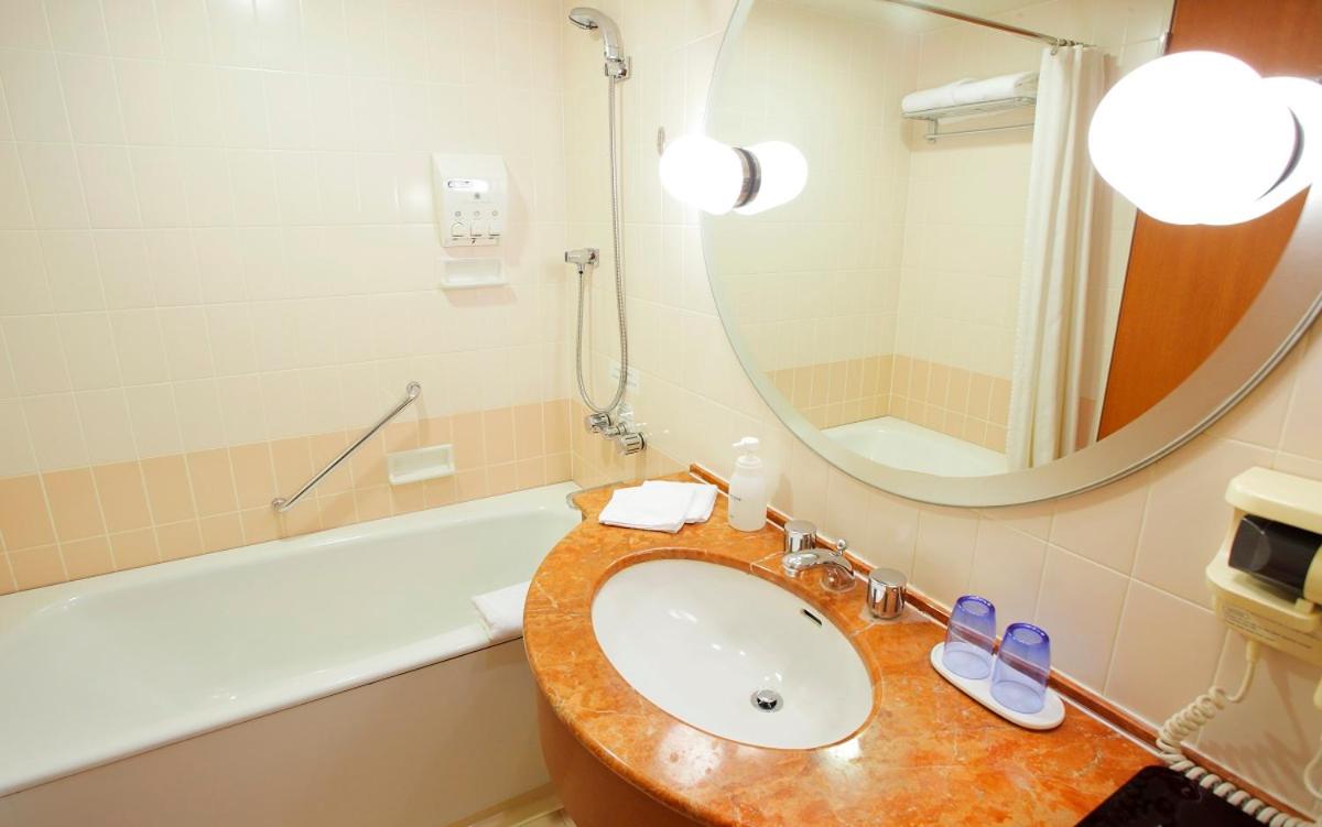 Superior Twin Room with Mountain View - Non-Smoking - Photo 4