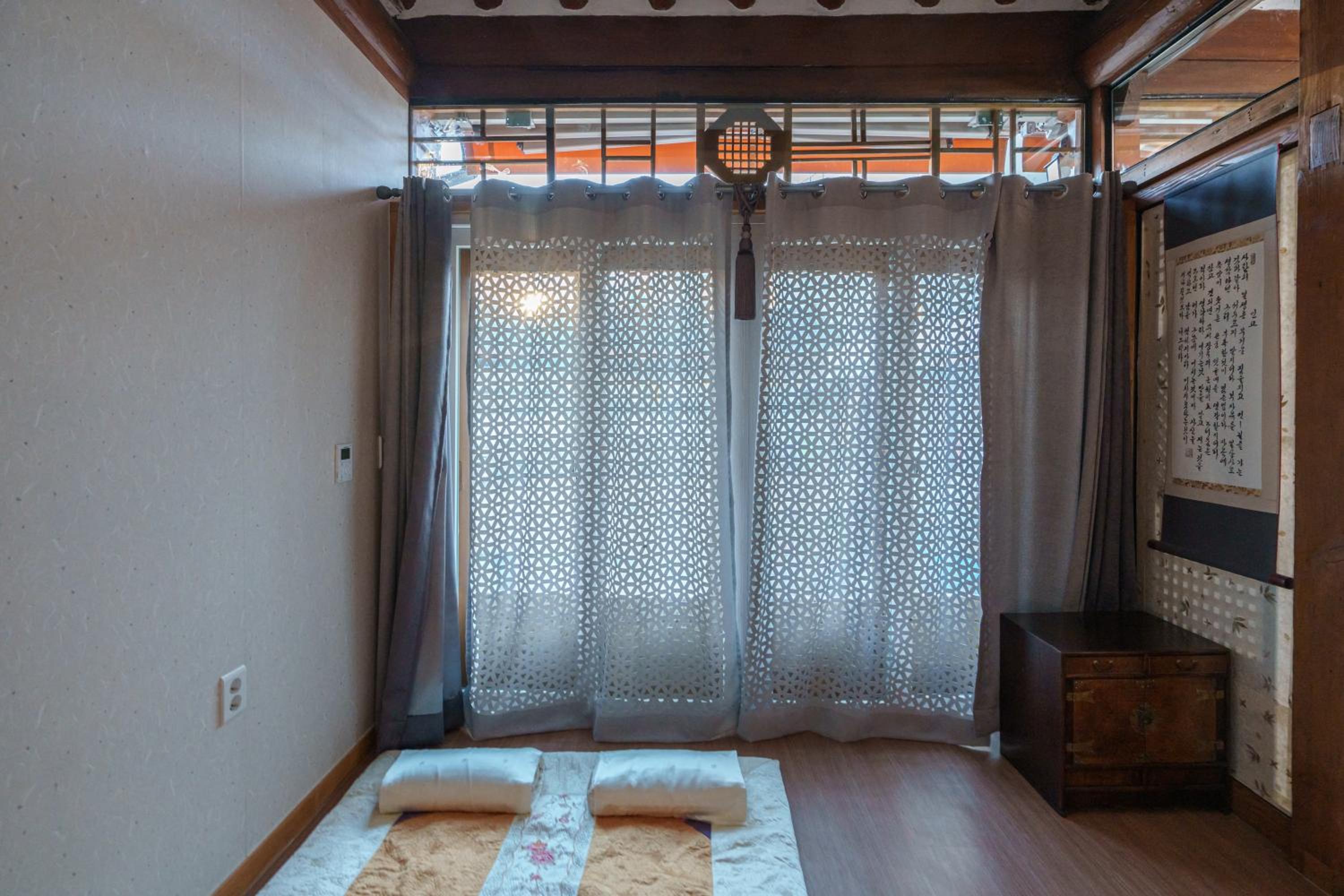 Korean Style Ondol Room