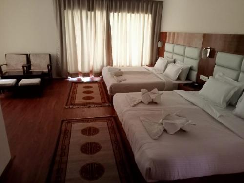 Deluxe Family Room - Photo 1