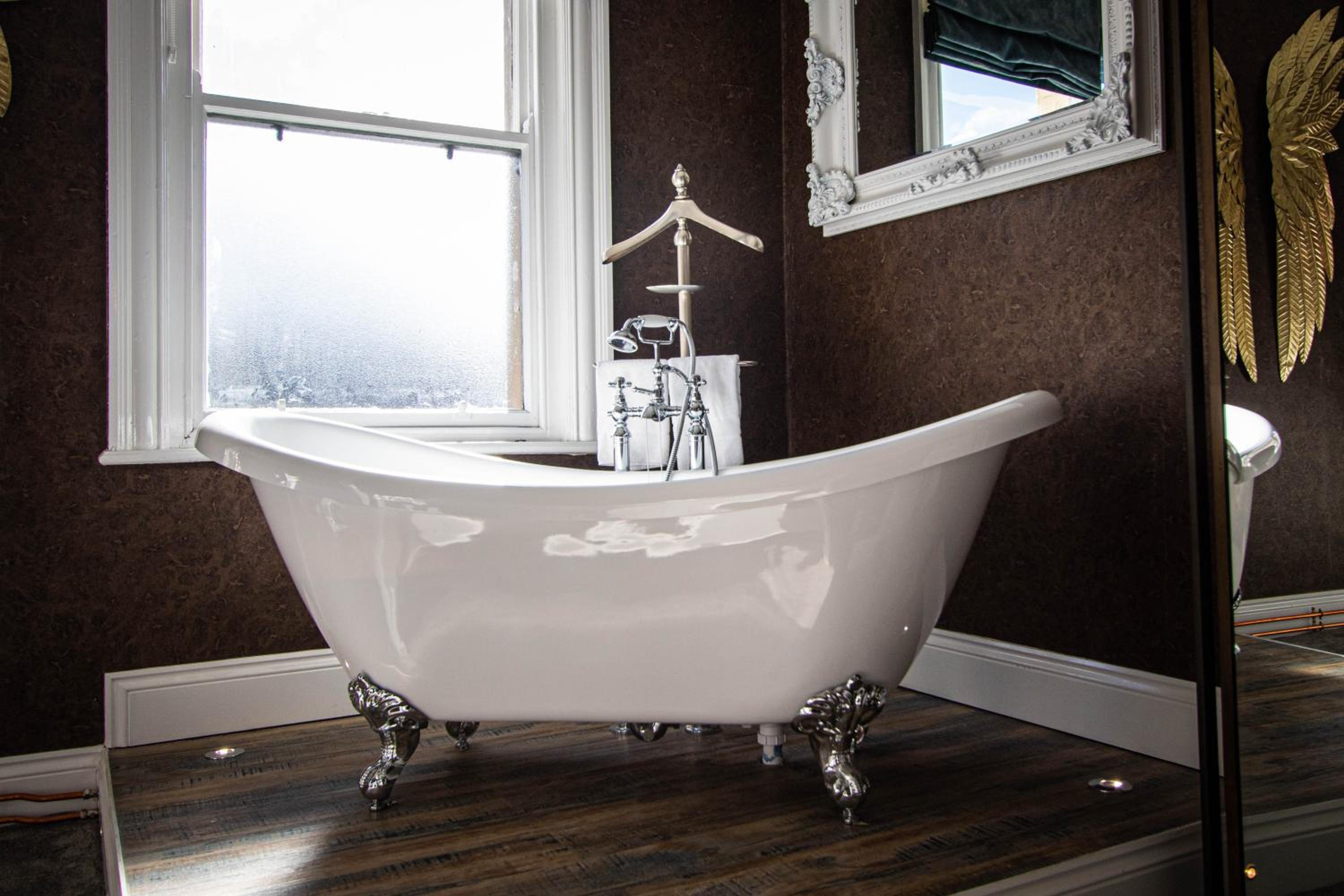Double Room with Private Bathroom - Photo 6
