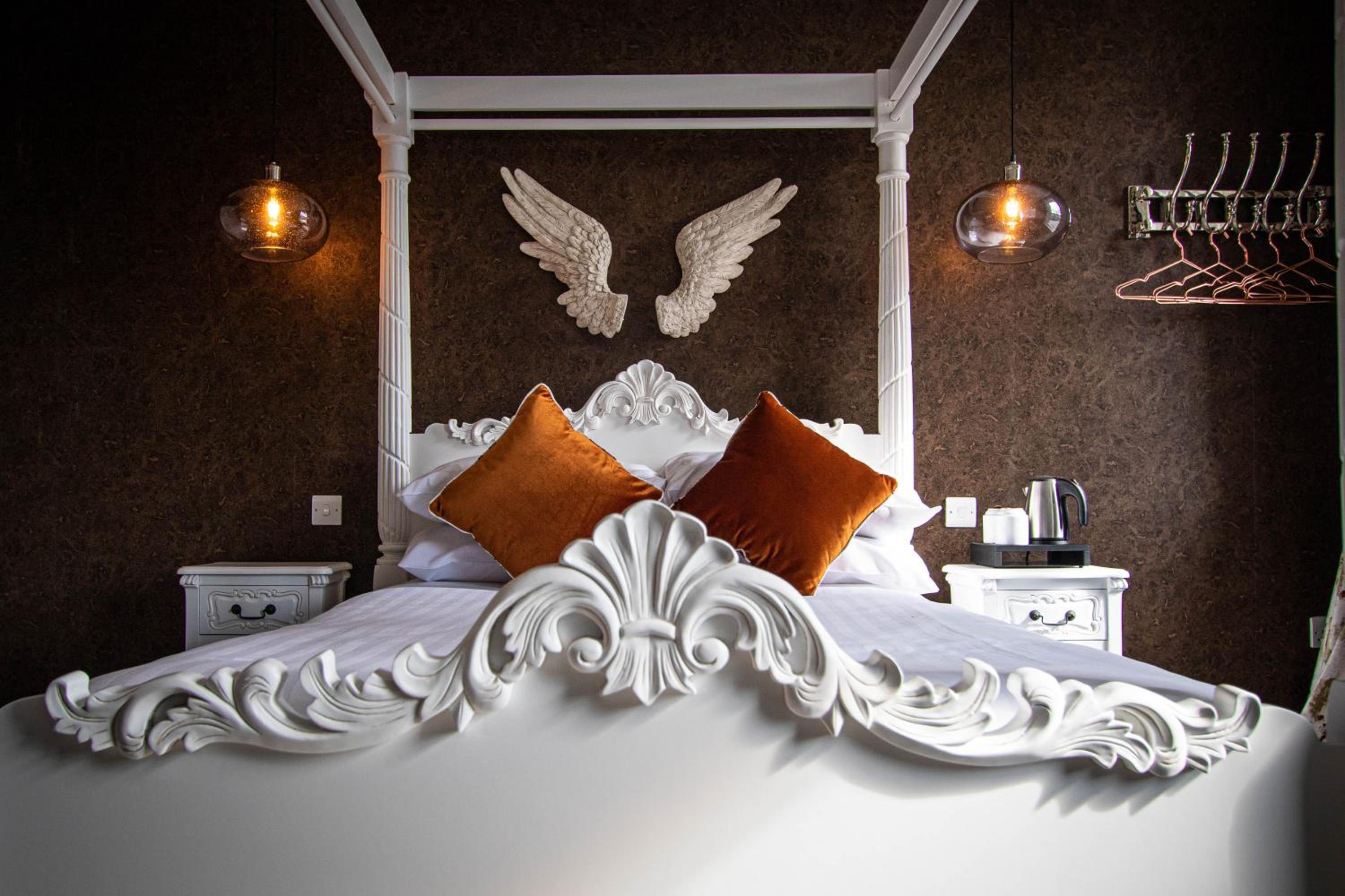 Double Room with Private Bathroom - Photo 12