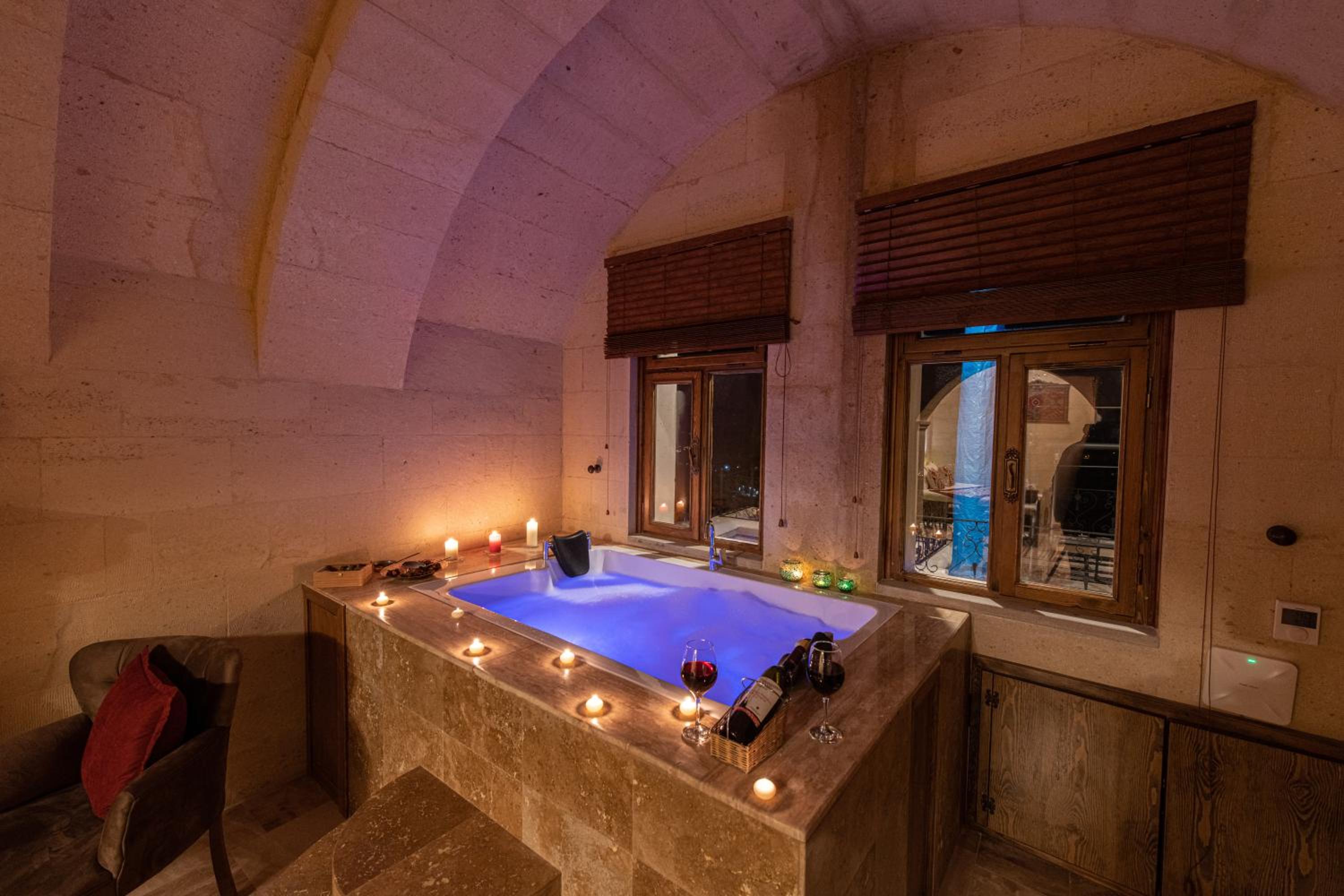 Signature Suite, with Jakuzzi & Valley View - Photo 8