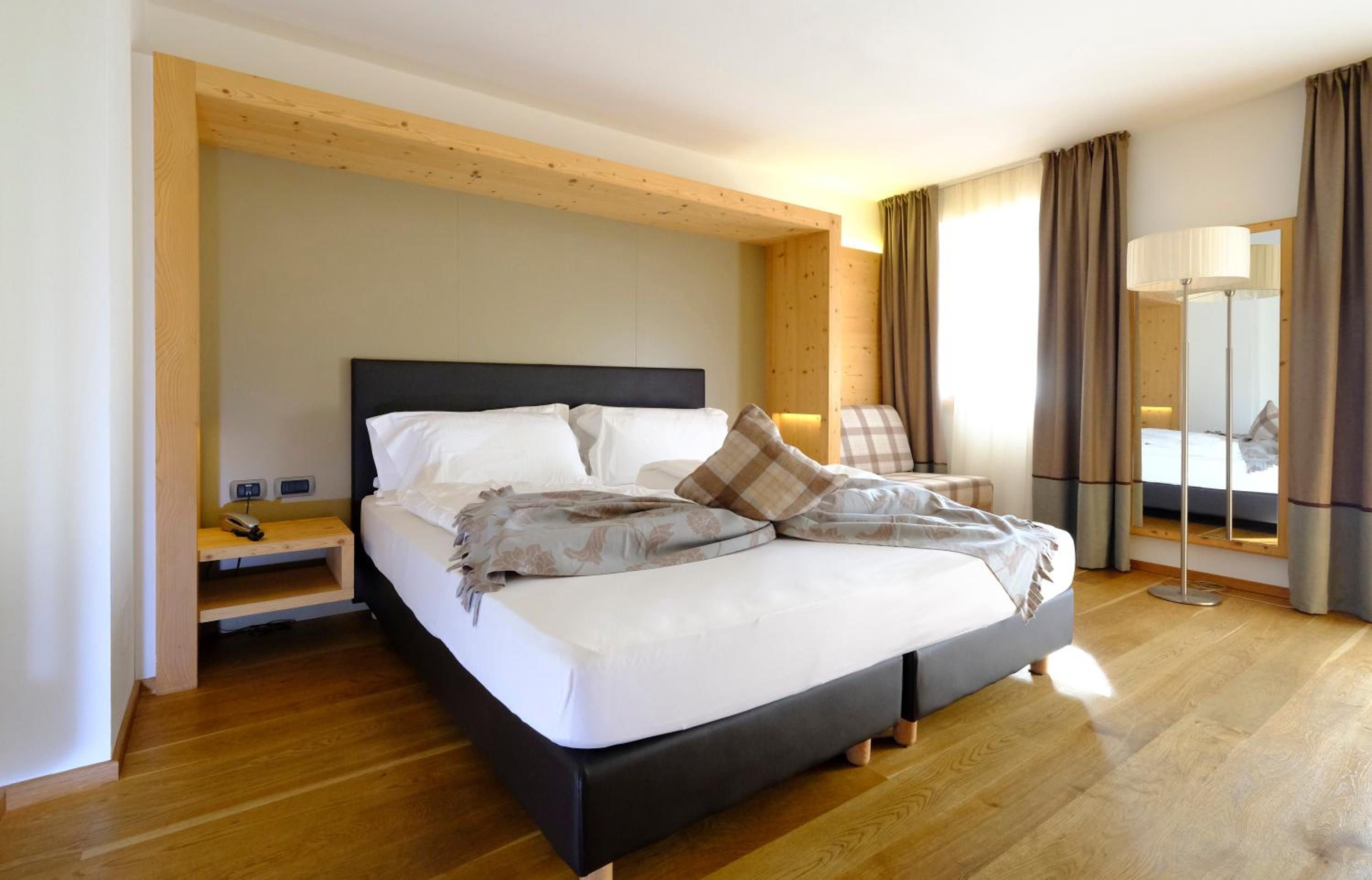 Double or Twin Room with Balcony - Photo 4