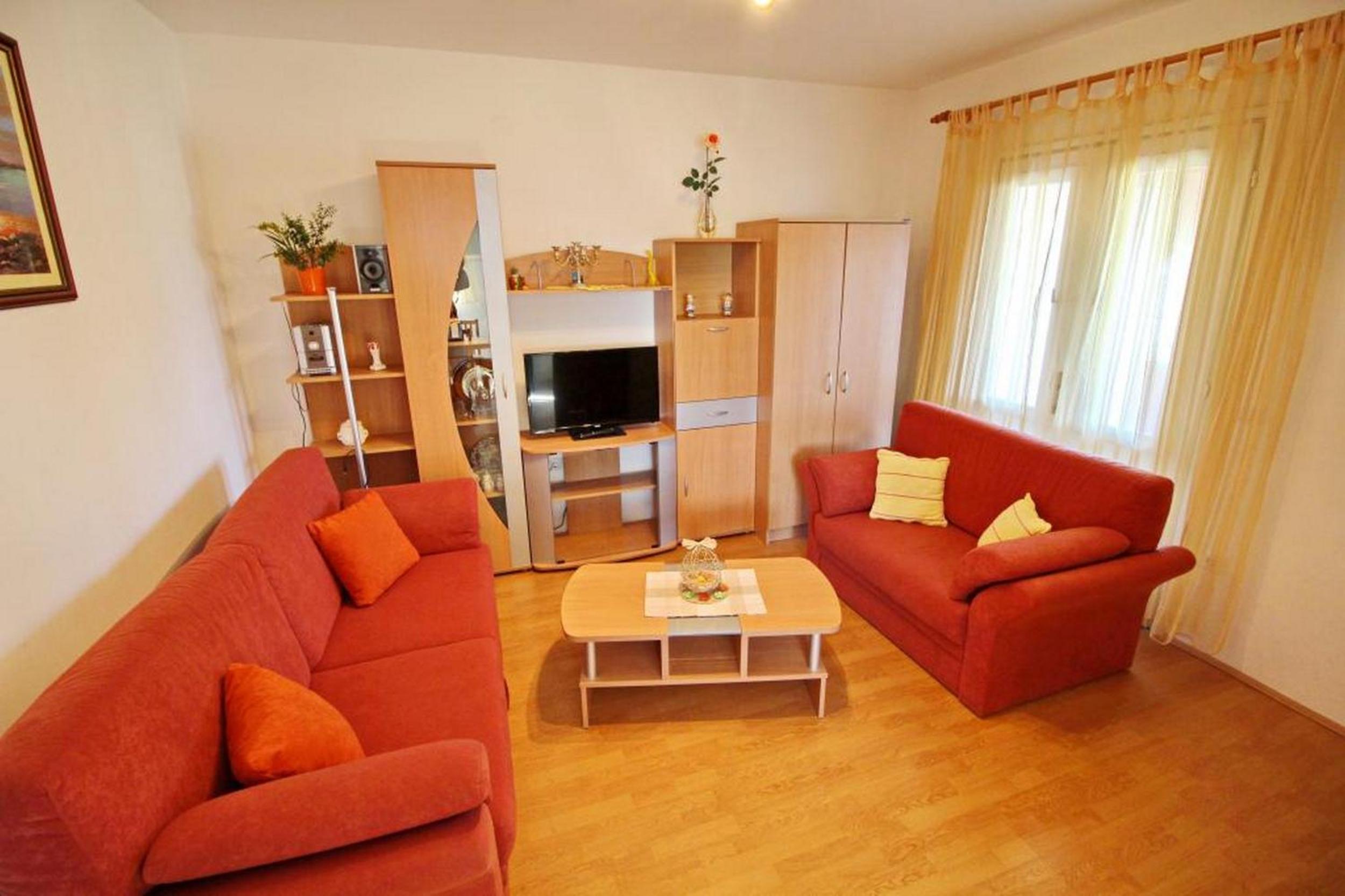 One Bedroom Apartment with Terrace and Sea View